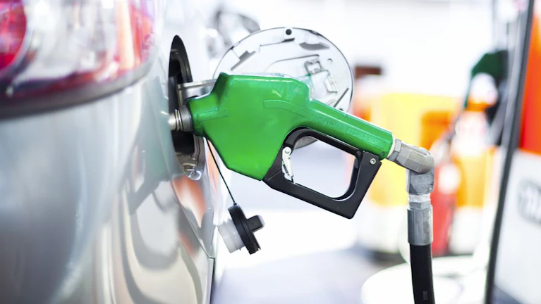 715 Schiffe sind im Golf gestrandet, nur wenige wagen derzeit die Befahrung der Straße von Hormus. Die Reparatur der Gasanlagen könnte bis zu fünf Jahre dauern. Der dritte Golfkrieg wird die Energiemärkte noch lange prägen. Und die Preise hoch halten.