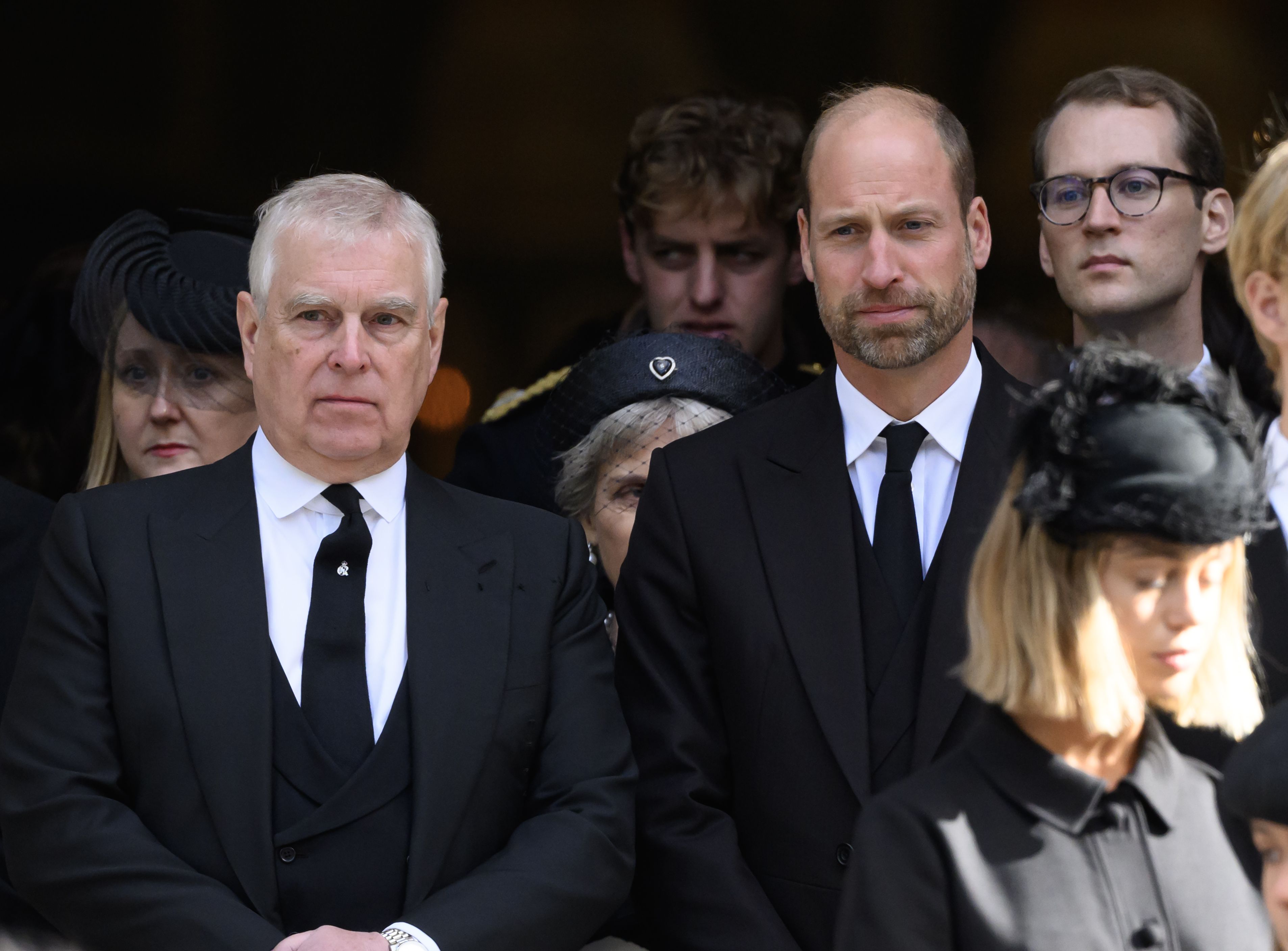 Andrew und Prinz William beim Begräbnis der Herzogin von Kent am 16. September 2025.