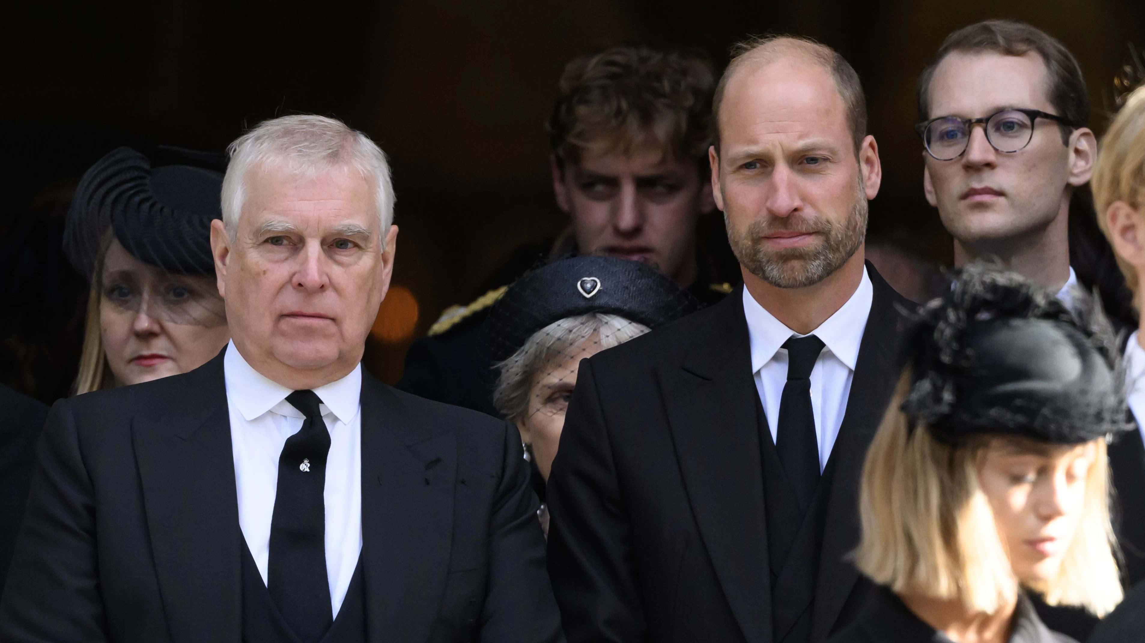 Andrew und Prinz William beim Begräbnis der Herzogin von Kent am 16. September 2025.