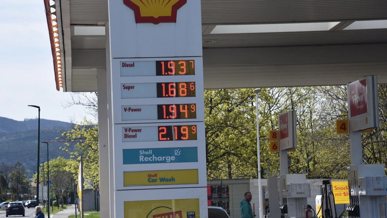 Kaum zu glauben, Diesel ist wieder unter 2 Euro zu haben – hier in Maria Enzersdorf (NÖ), Donnerstag um etwa 15 Uhr. 
