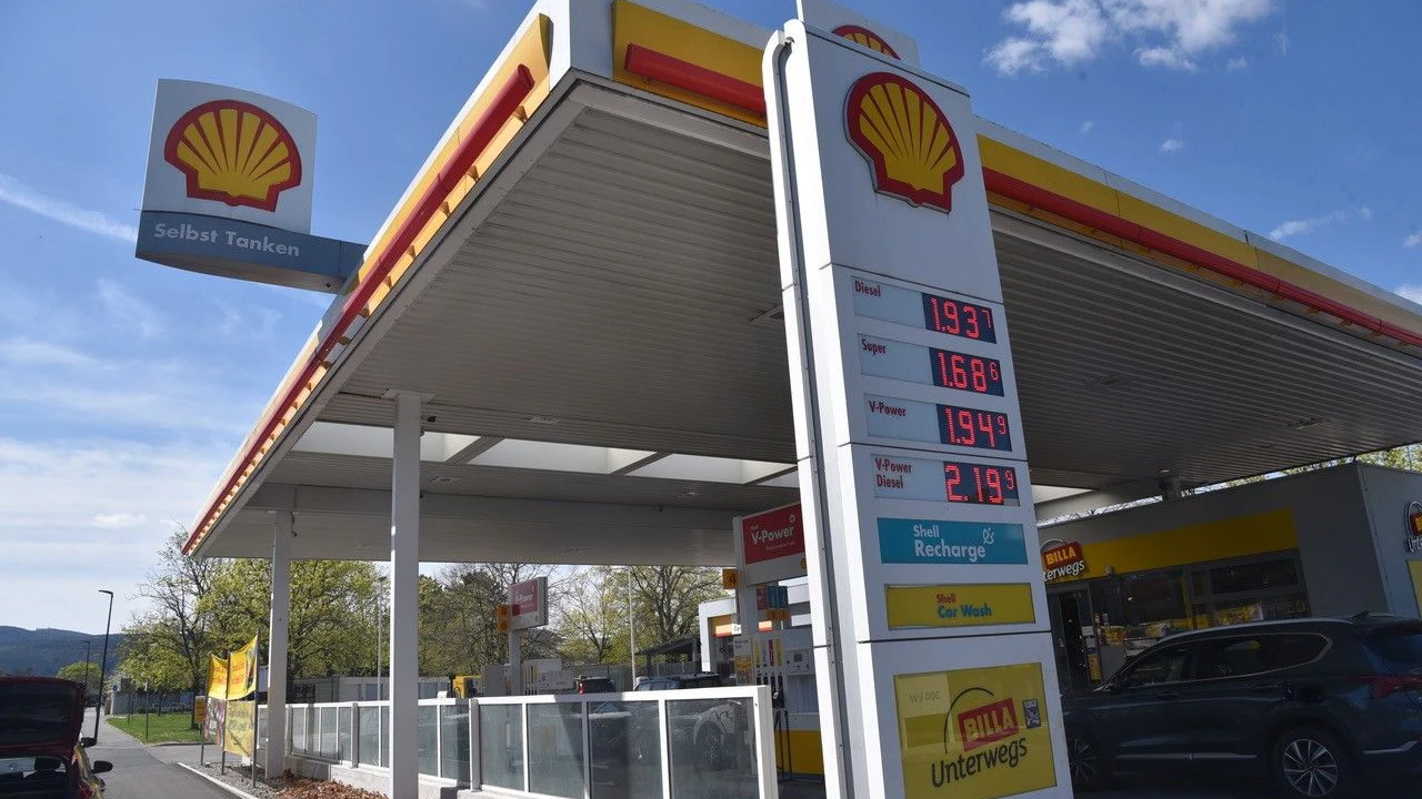 Die (wacklige) Entspannung im Nahen Osten lässt die Spritpreise fallen. In Maria Enzersdorf gab es am 9. April 2026 wieder Diesel unter 2 Euro den Liter.