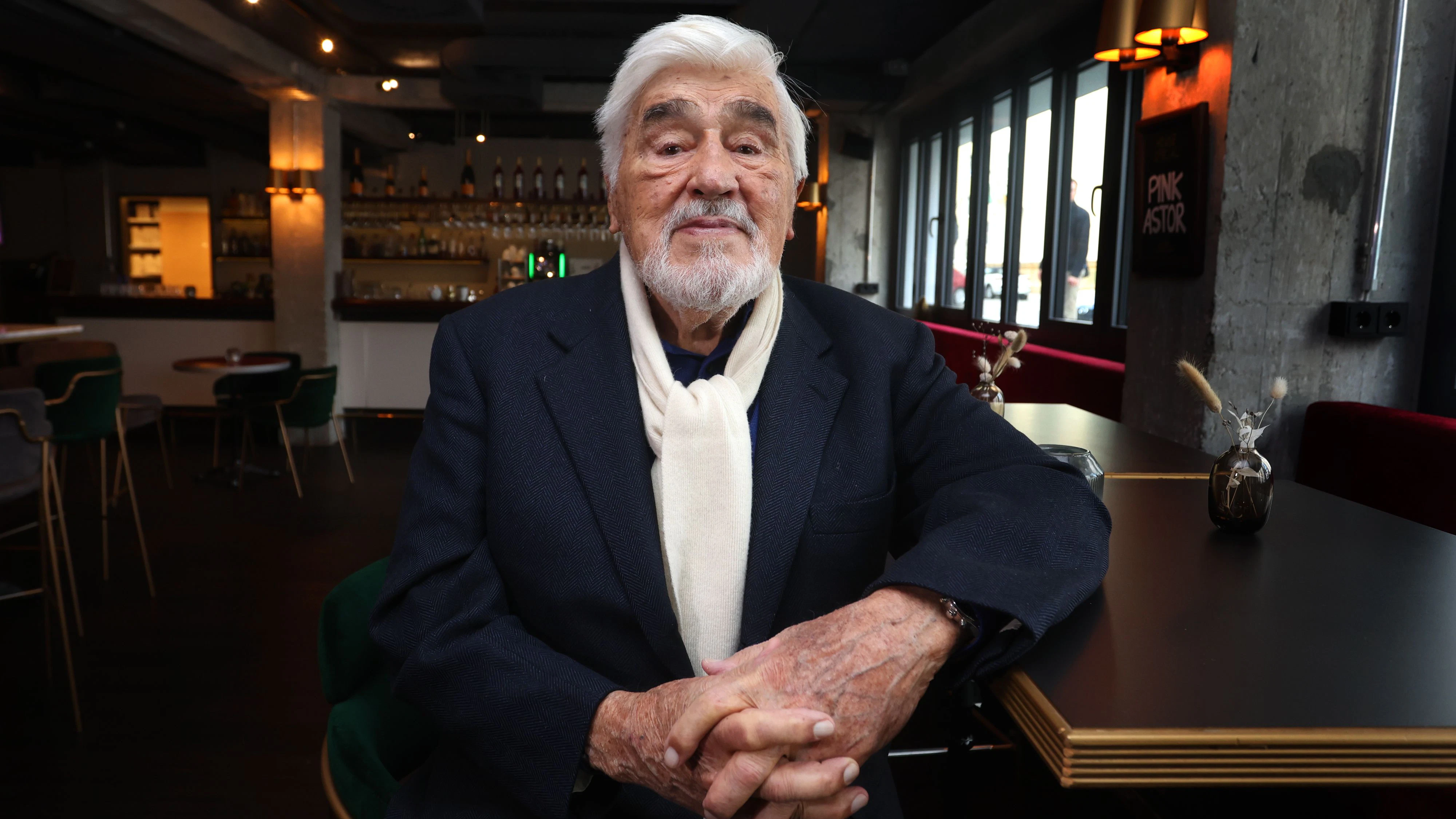 Mario Adorf hinterlässt Ehefrau Monique, Tochter Stella sowie Enkel Julius.