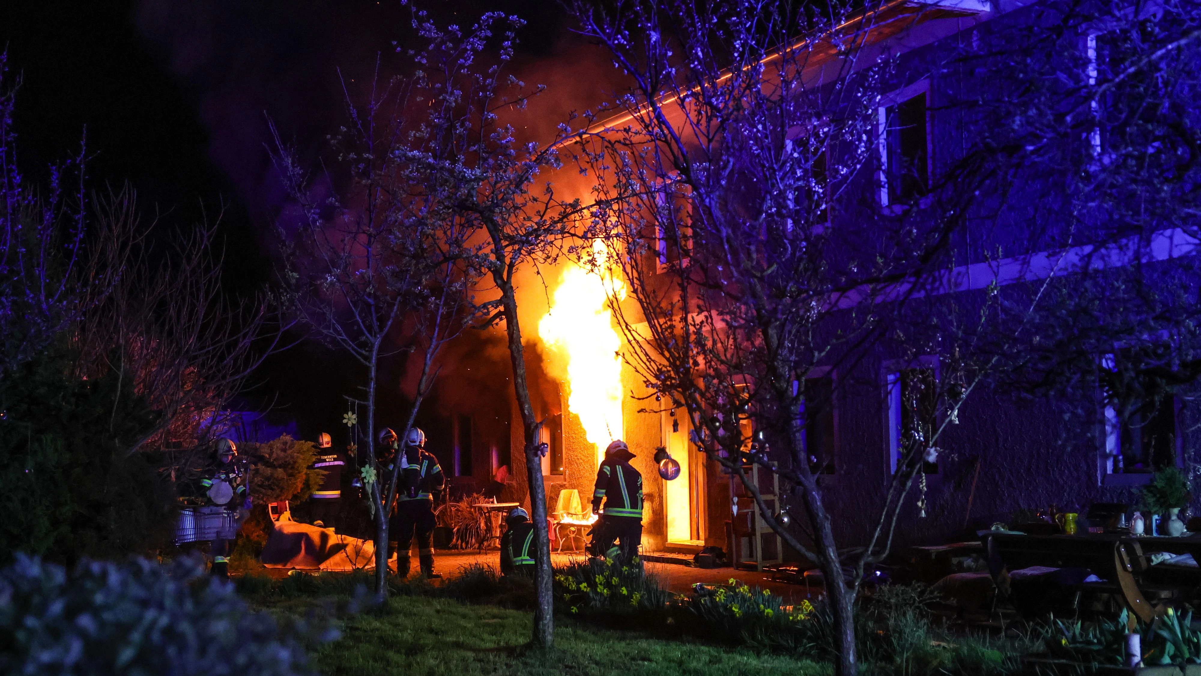 Beim Eintreffen der Feuerwehr stand der Bauernhof schon in Brand.