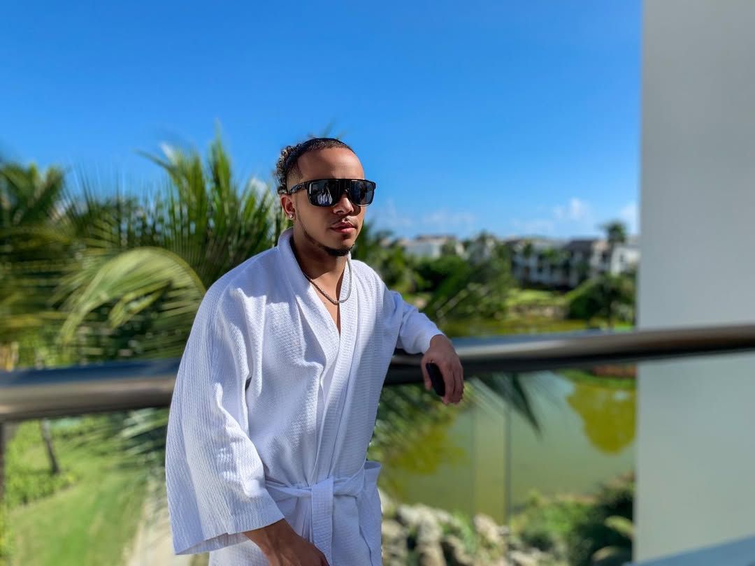 Nach Angaben der Staatsanwaltschaft war Mickens teil eines Multi-Level-Marketing-Systems. Unter dem Namen 