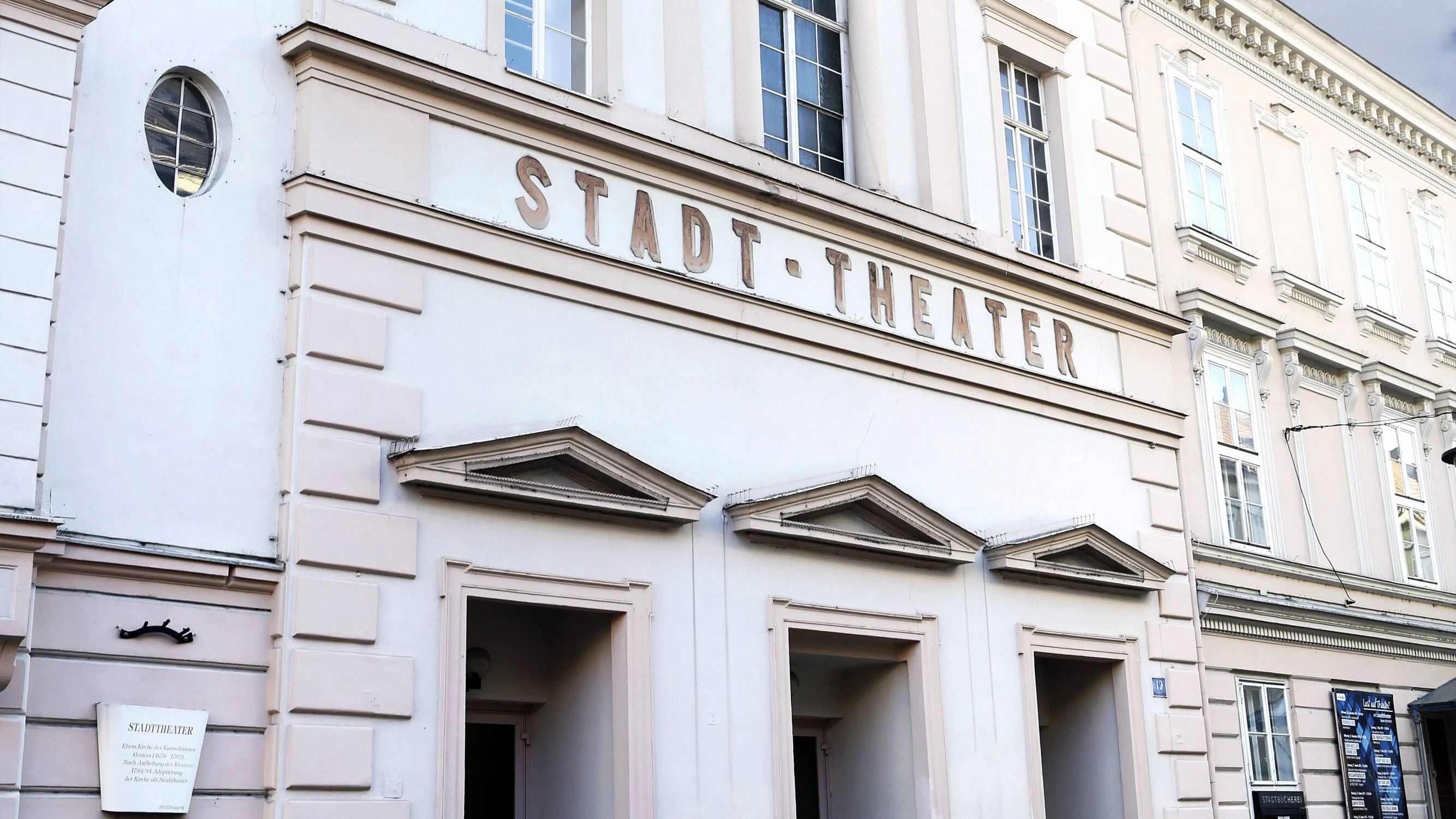 Stadttheater in Wiener Neustadt NÖ, Österreich PUBLICATIONxINxGERxSUIxAUTxHUNxONLY 1065503932  City Theatre in Wiener Neustadt Nope Austria PUBLICATIONxINxGERxSUIxAUTxHUNxONLY 1065503932