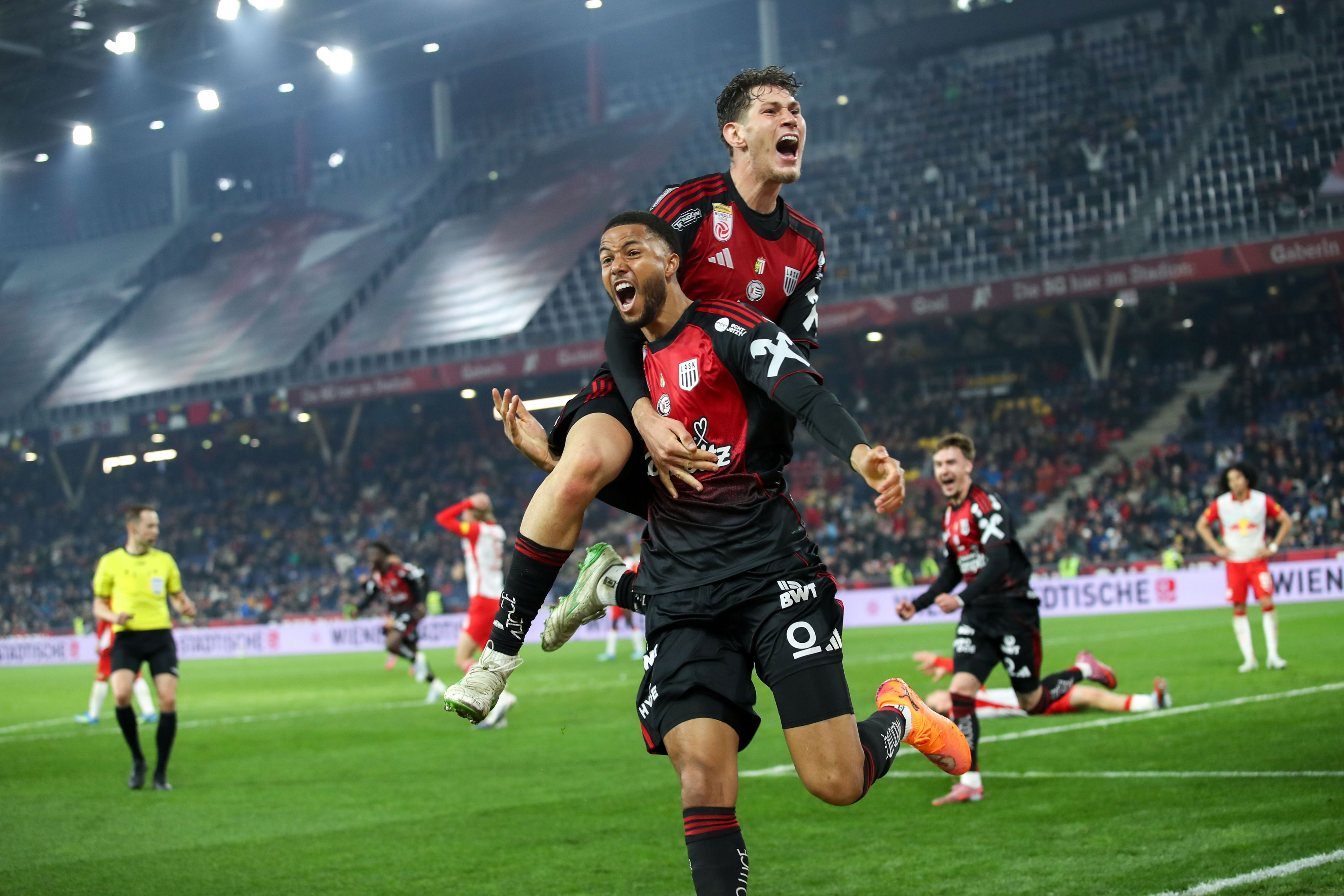 Riesiger Jubel bei LASK Linz. 