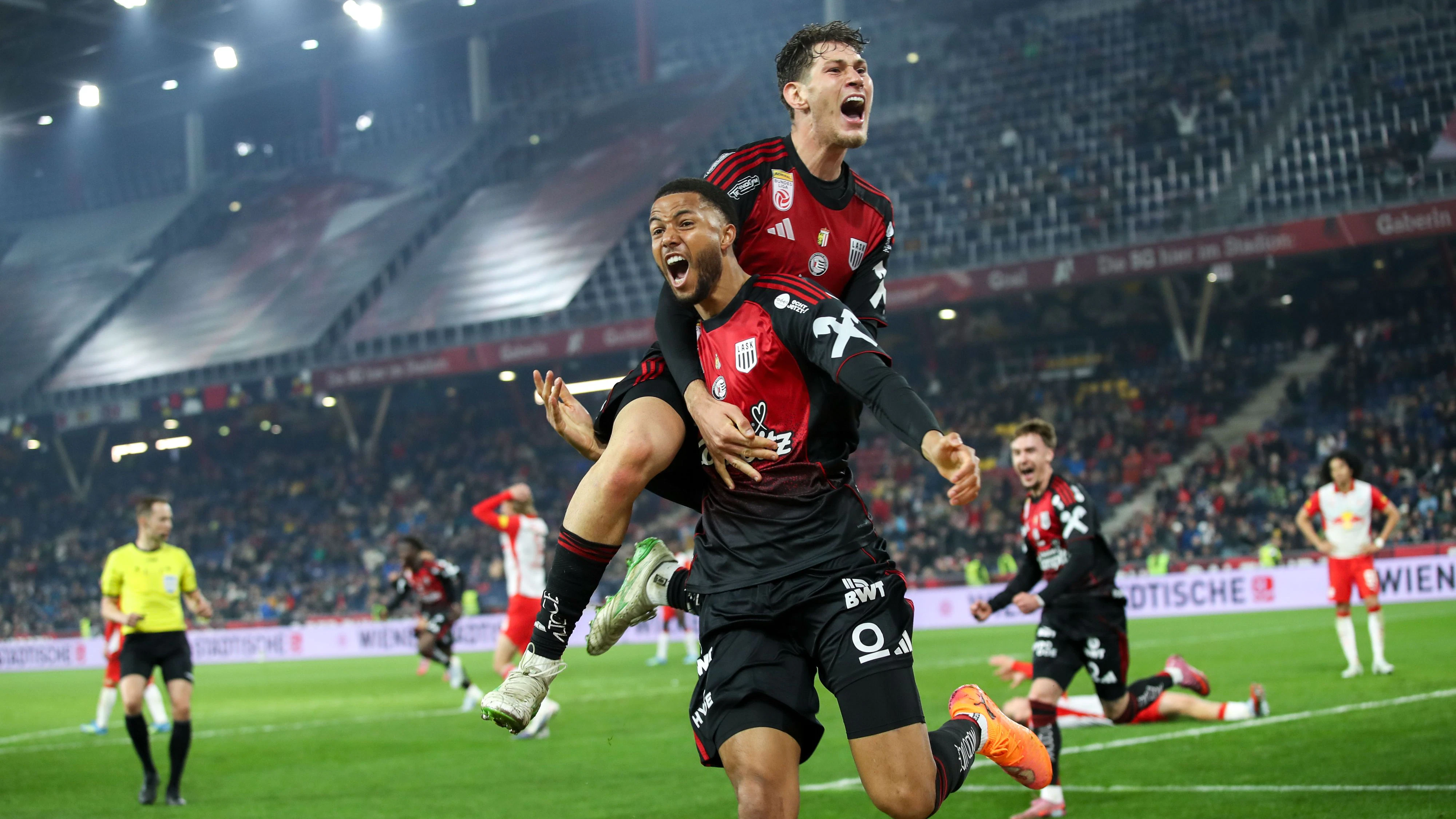 Riesiger Jubel bei LASK Linz. 