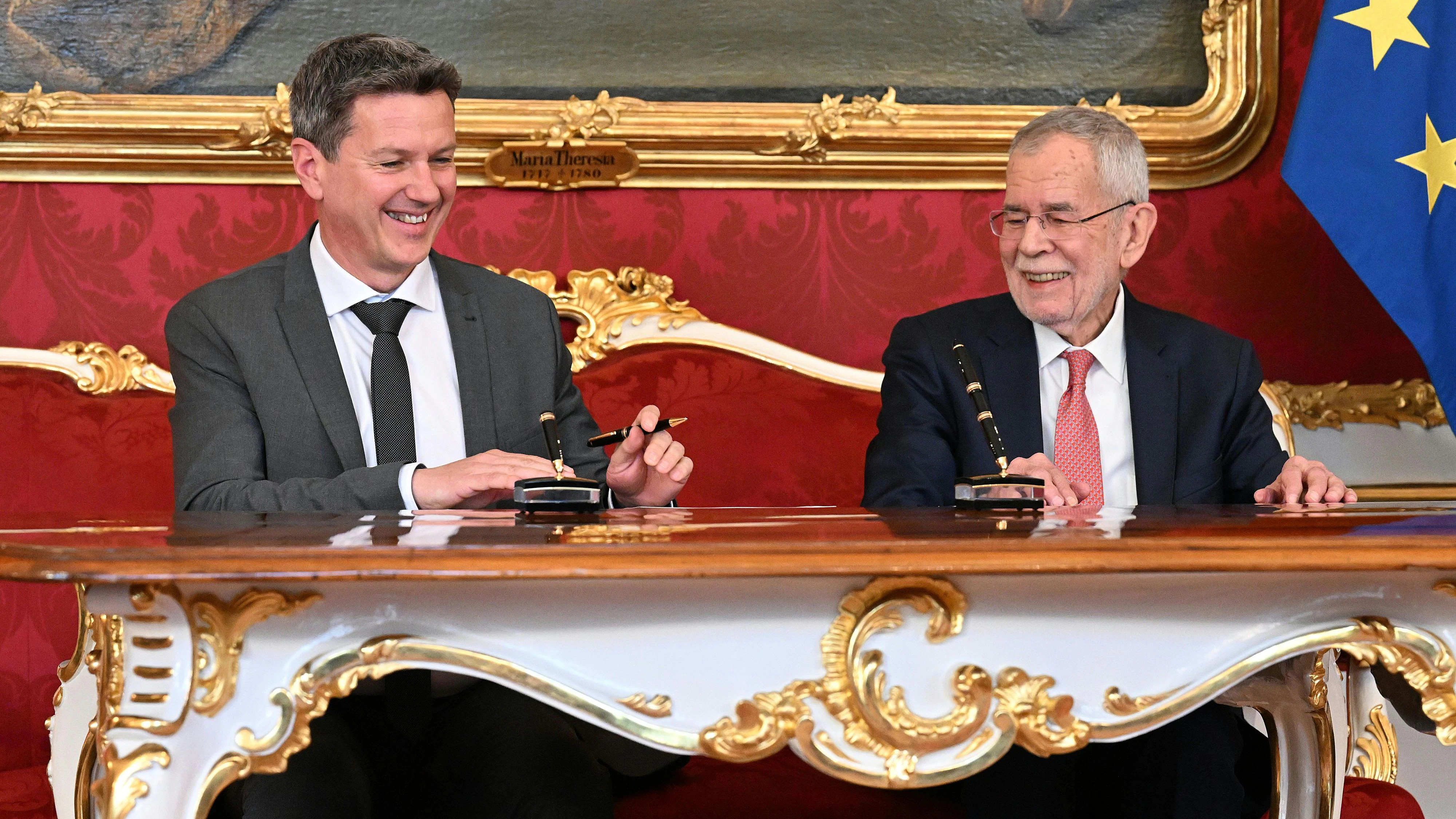 Auch lustig, dass sie als Rechtsausleger Linkshänder sind: Angelobung von Daniel Fellner als Landeshauptmann von Kärnten