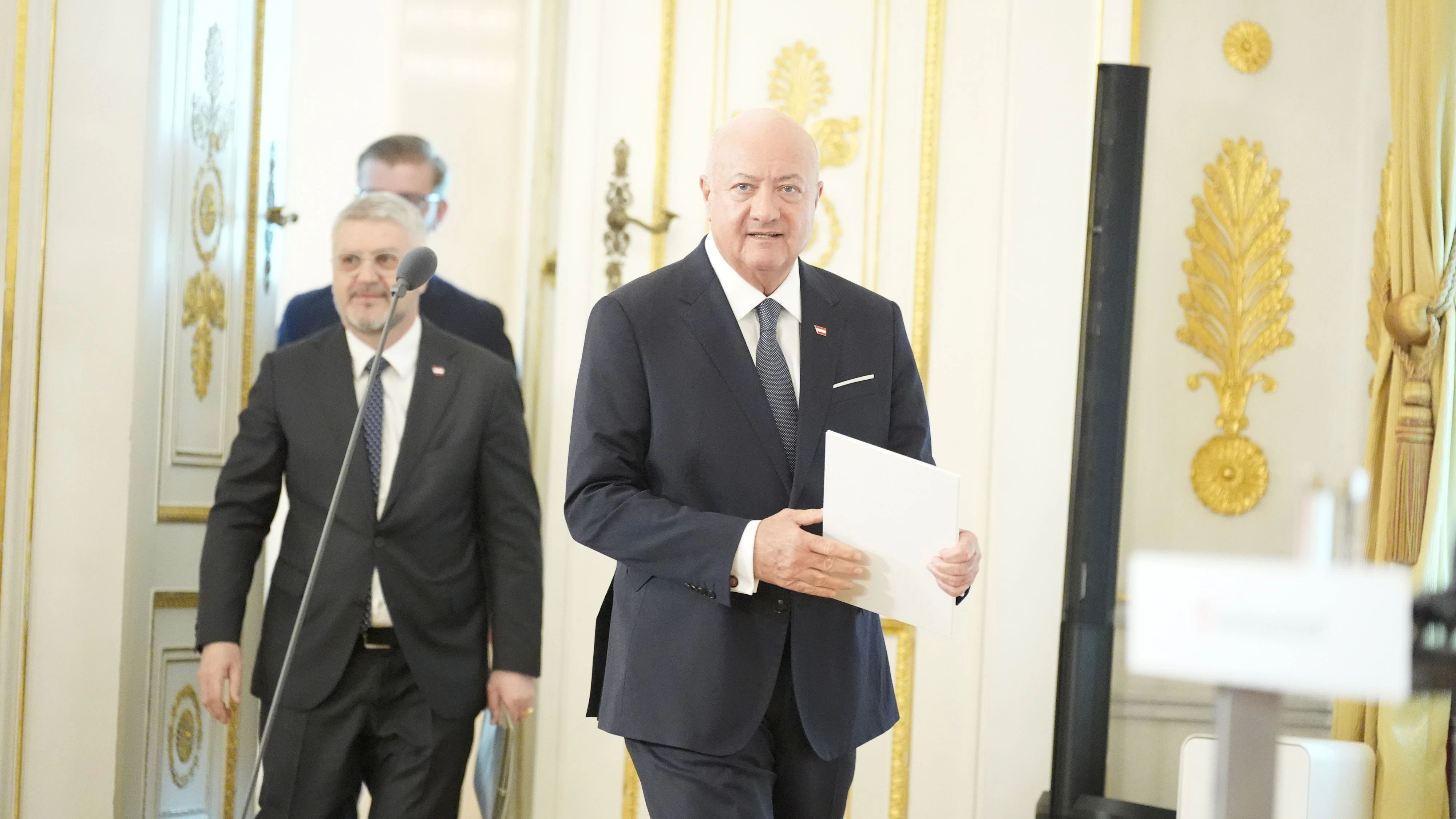 Nein, das hinter mir ist diesmal nicht der Babler, der ist noch immer beim Eieranmalen