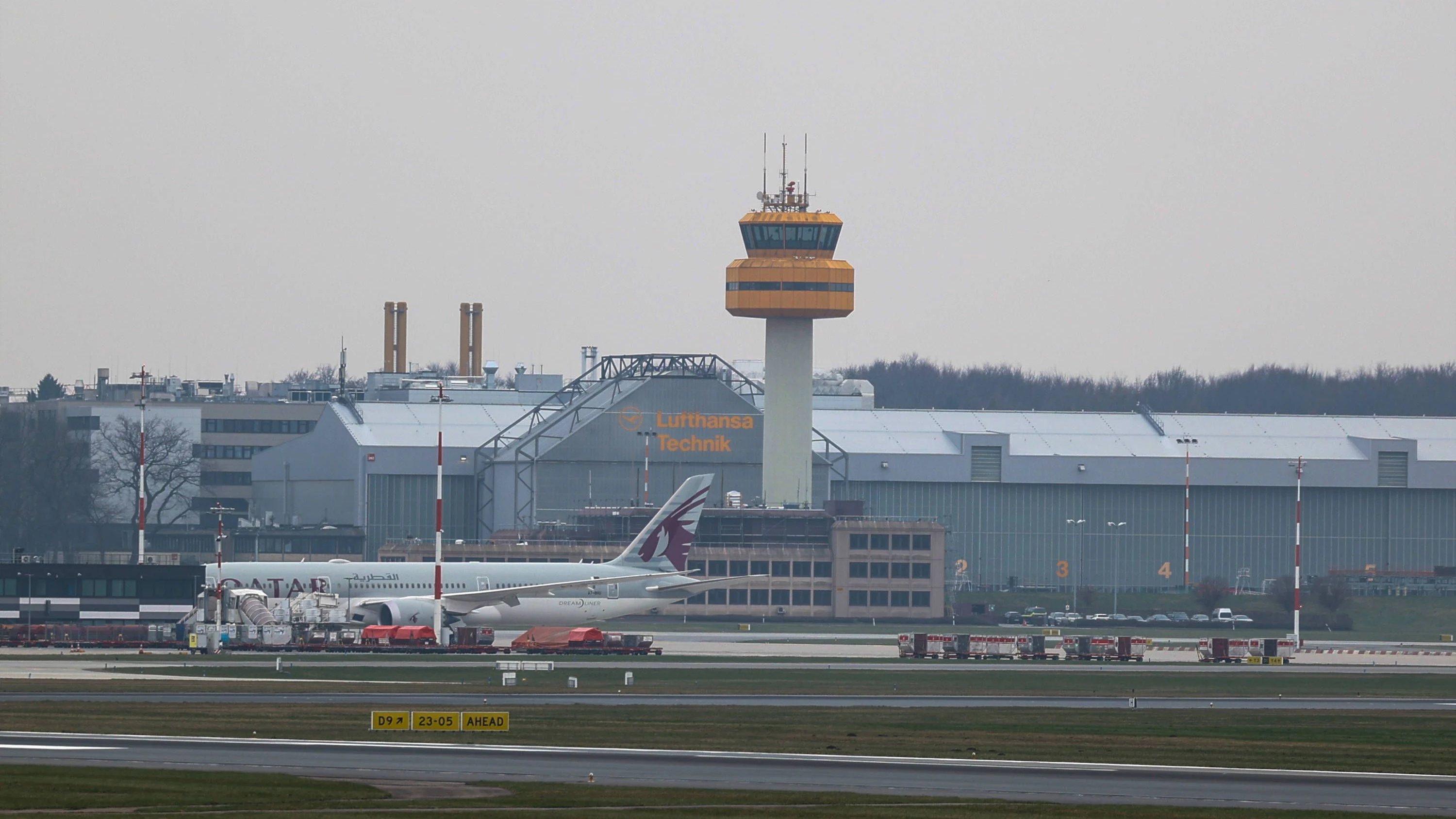 Auf dem Hamburger Flughafen musste ein Flieger notlanden. (Symbolbild)