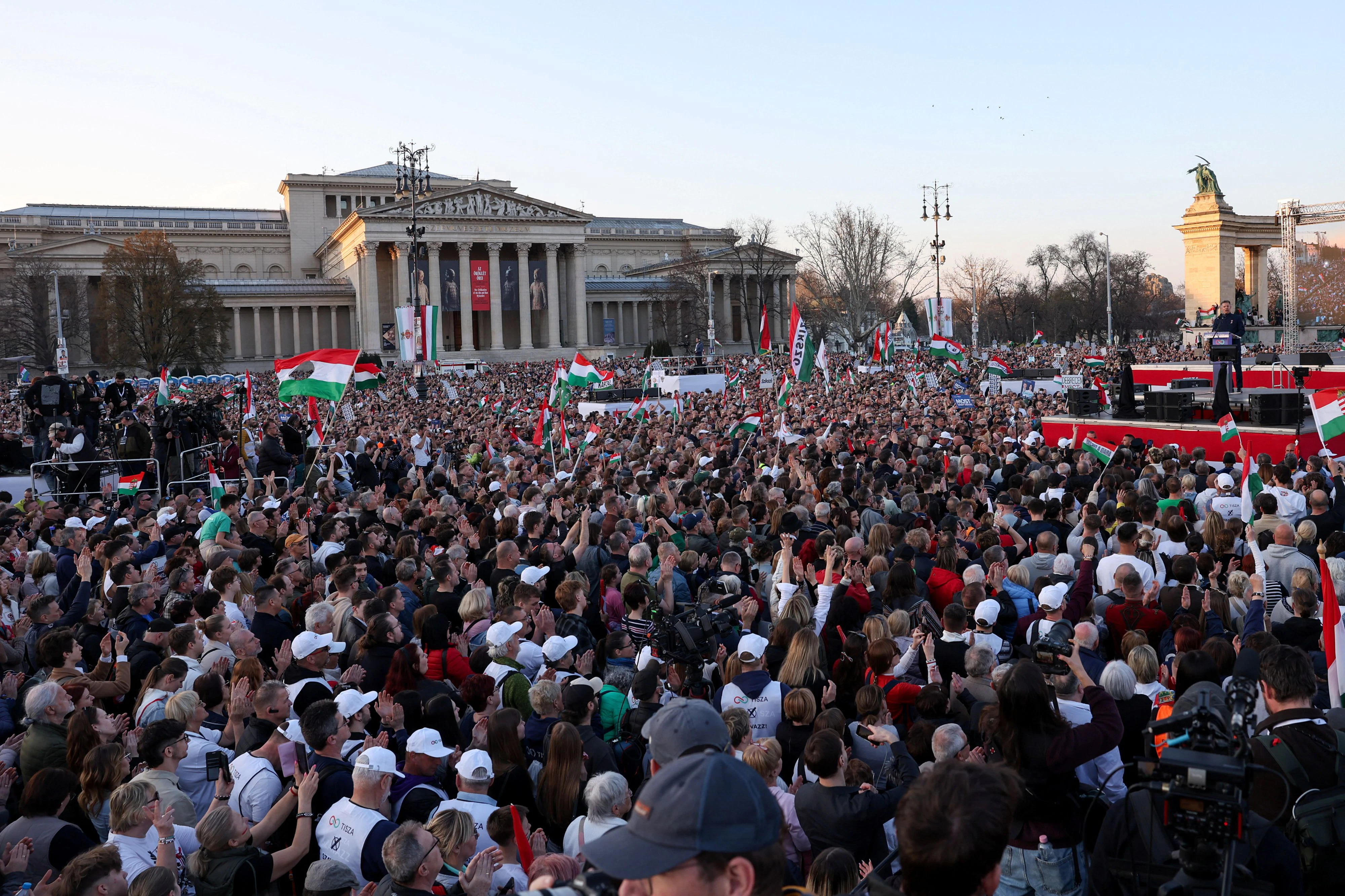 Die Wahlkampf-Auftritte von Peter Magyar waren gut besucht, ein Garant für einen Sieg ist das nicht