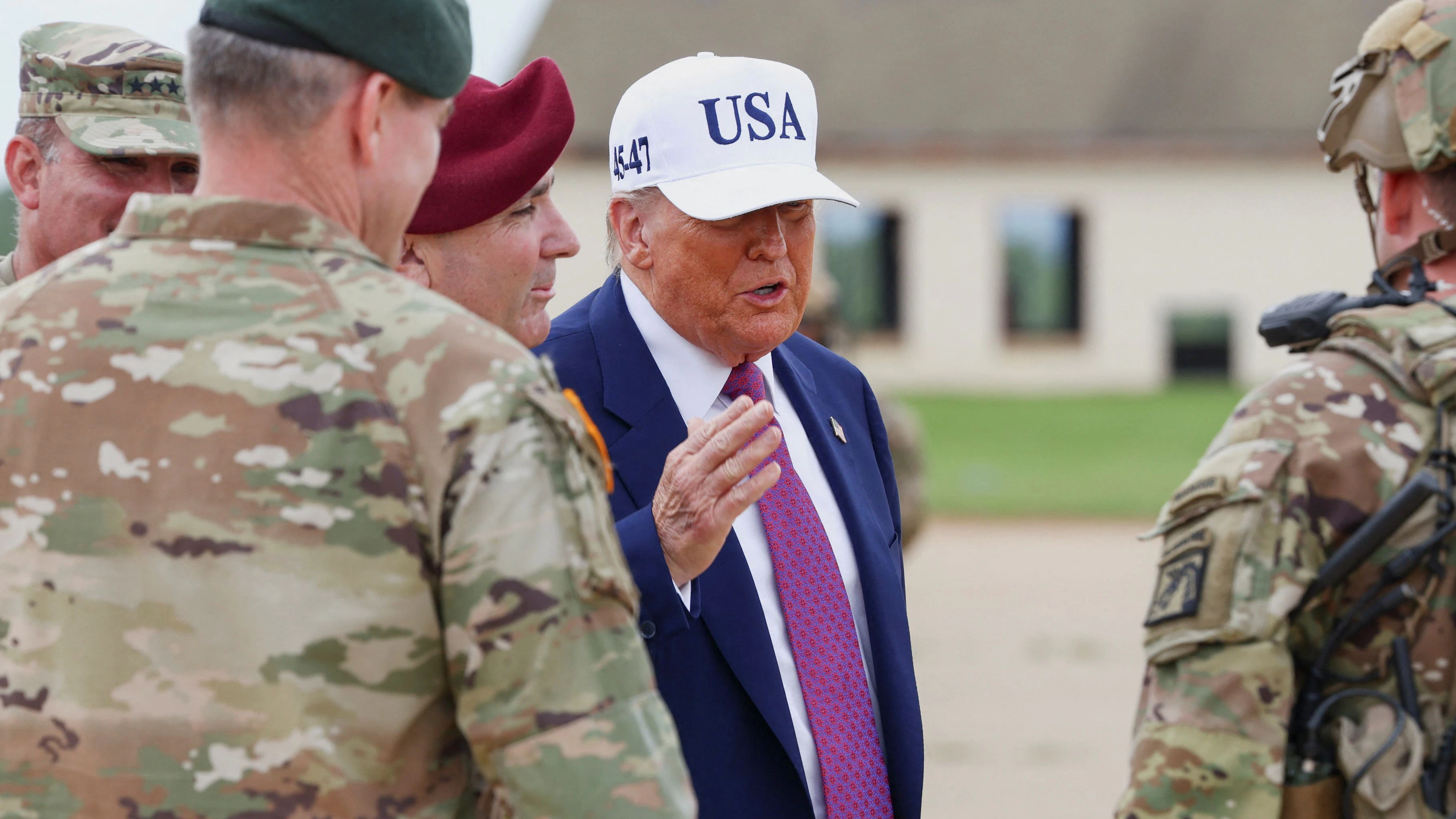 Trump könnte seine Truppen aus Europa abziehen. 