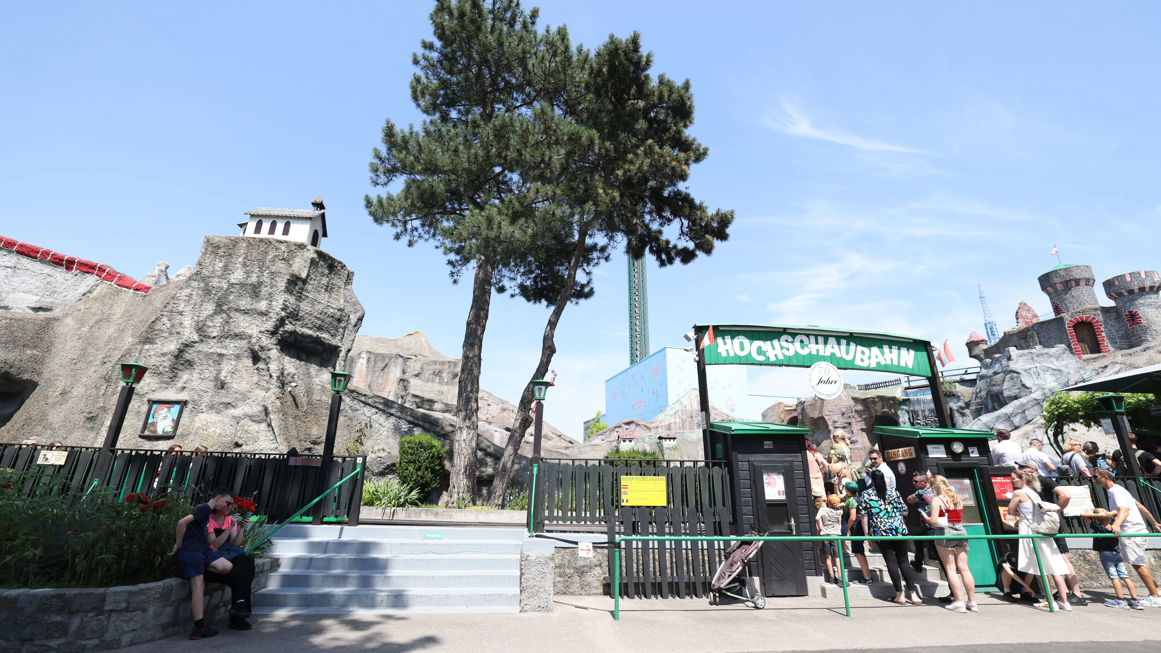 Heute.at - Prater-Schock – Waggon entgleist, Fahrgäste verletzt