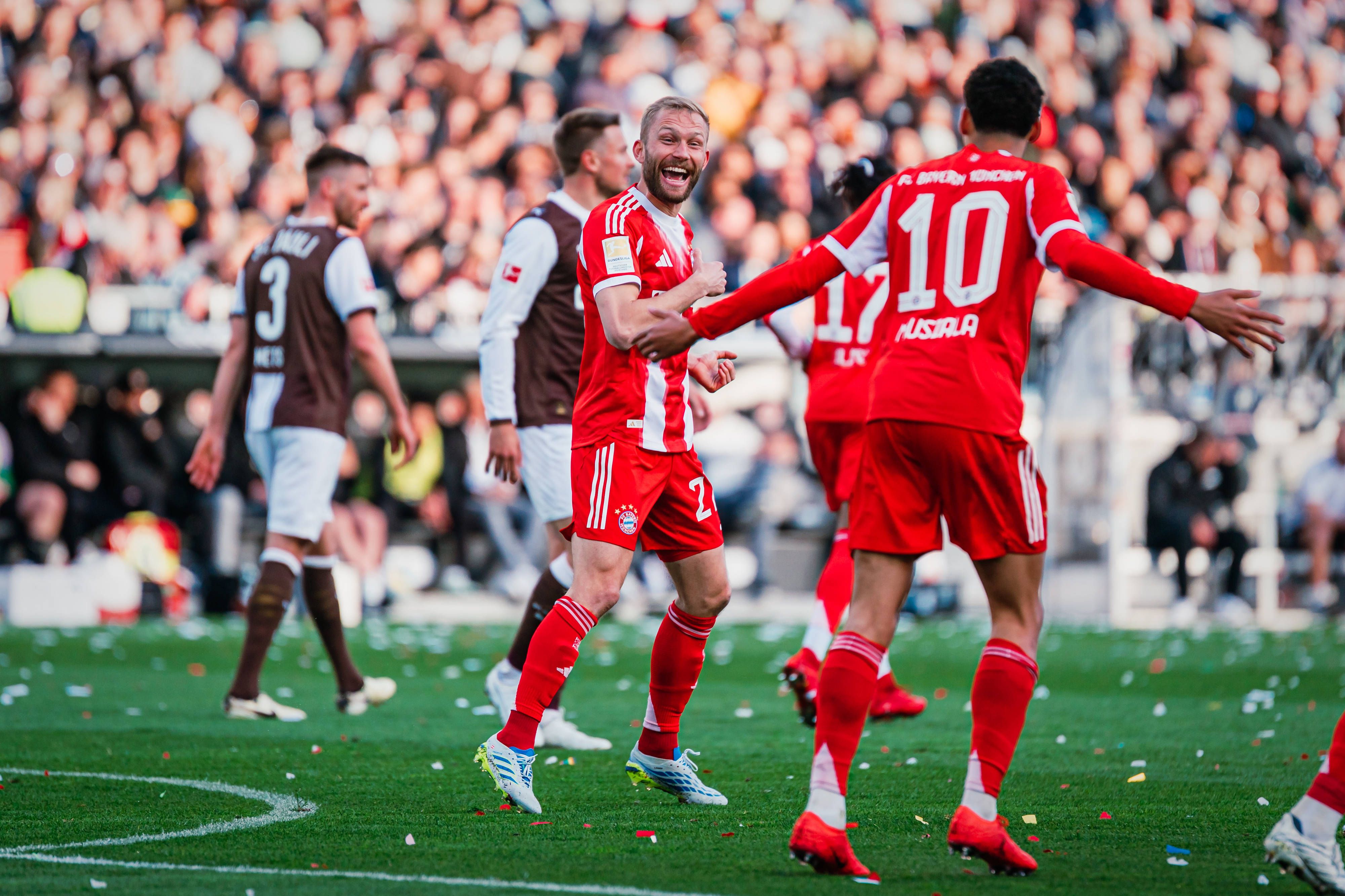 Konrad Laimer hatte gegen St. Pauli allen Grund zu jubeln. 