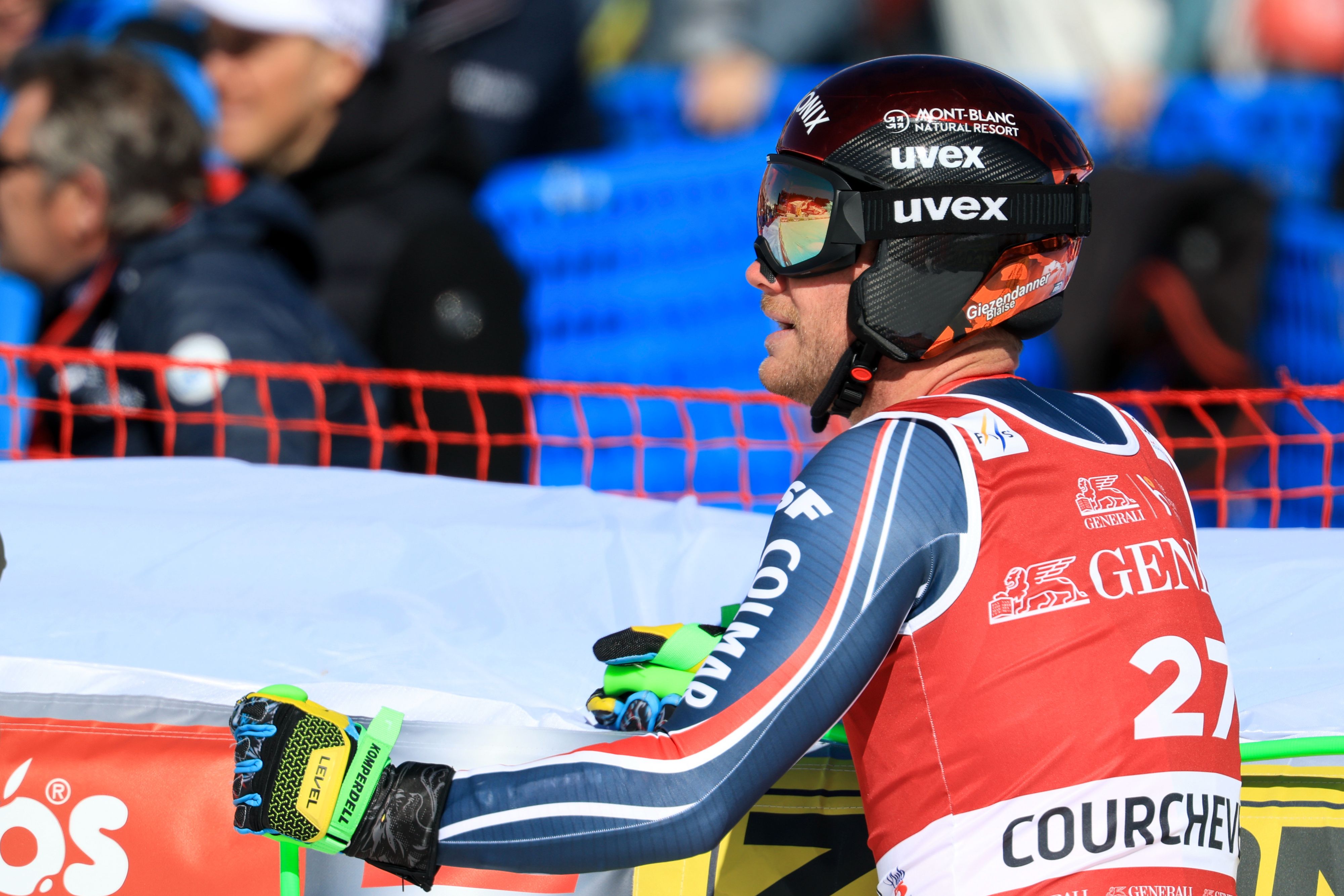 Ein Ski-Star meldet sich nach dem Saisonende aus dem Krankenhaus. Und das nicht ohne Grund. Er fuhr den gesamten Winter mit einem kaputten Knie.