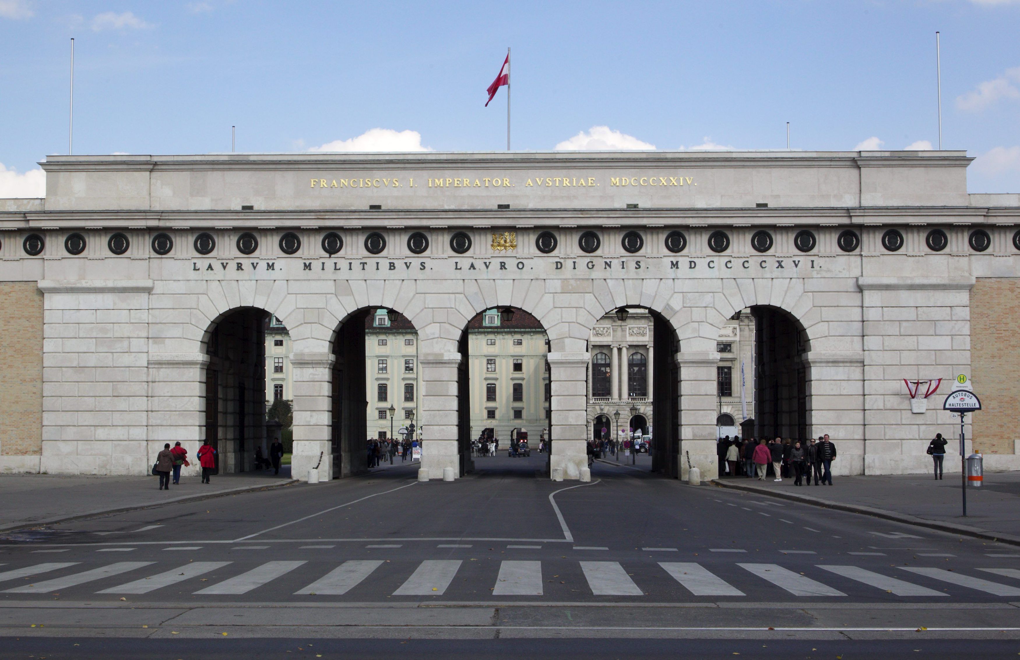 Wien, Ring. Burgtor, Eingang zum Heldenplatz;