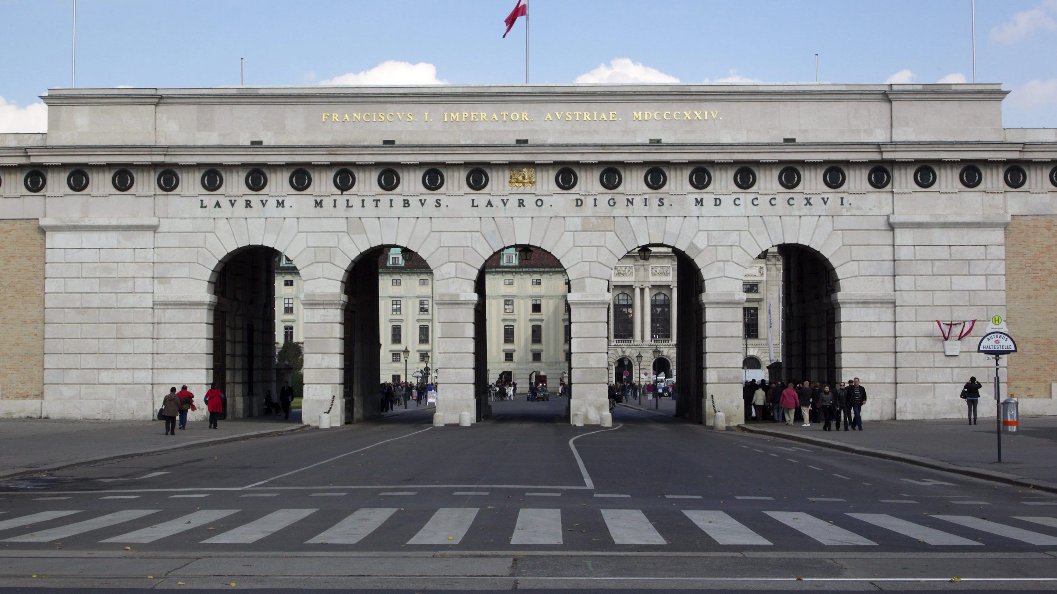 Wien, Ring. Burgtor, Eingang zum Heldenplatz;