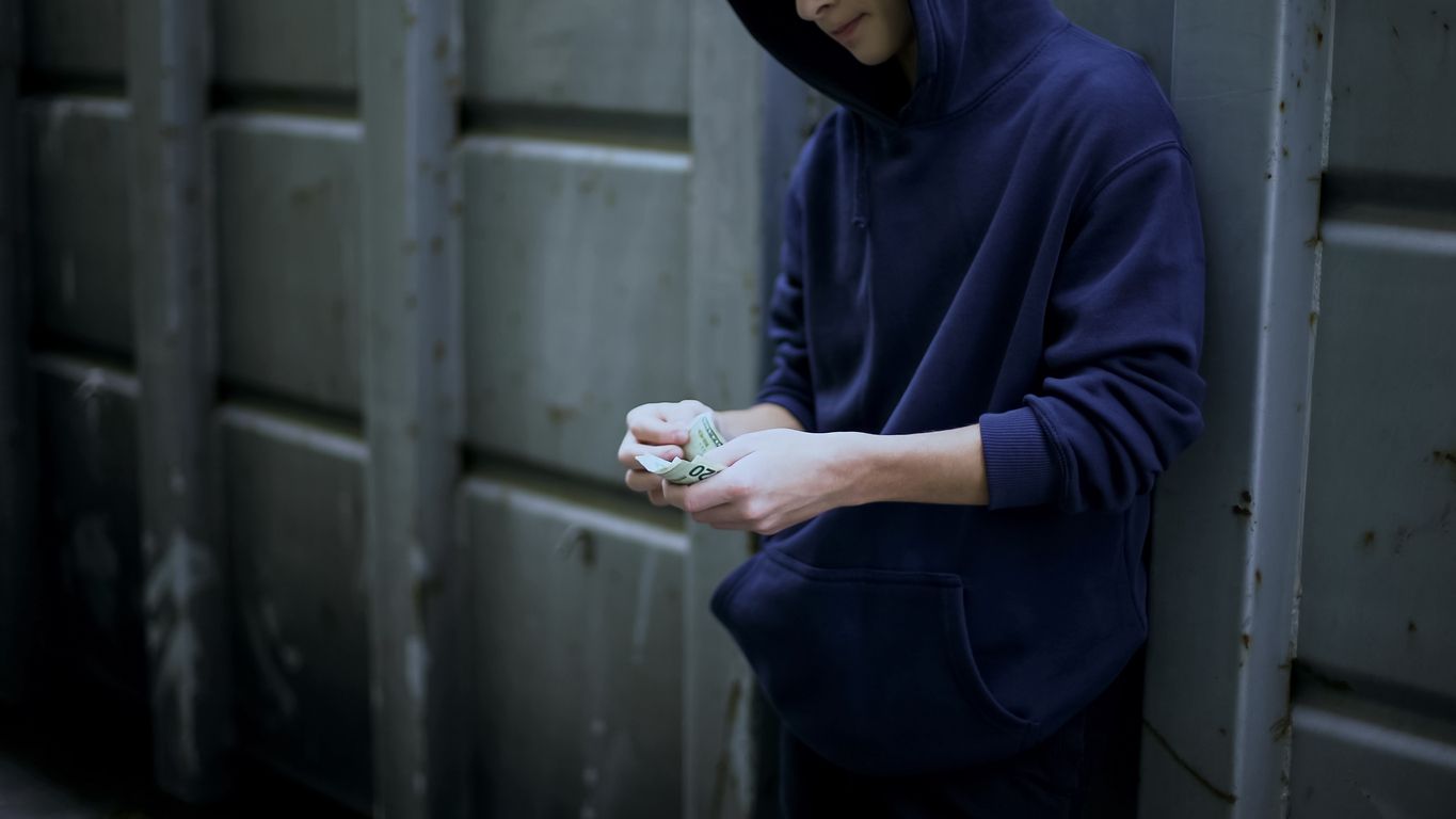 Die Polizei fandete nach unmündigen Kindern.