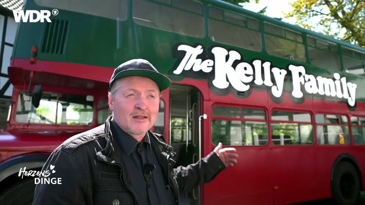 Der Bus war das Zuhause der Kelly-Family.