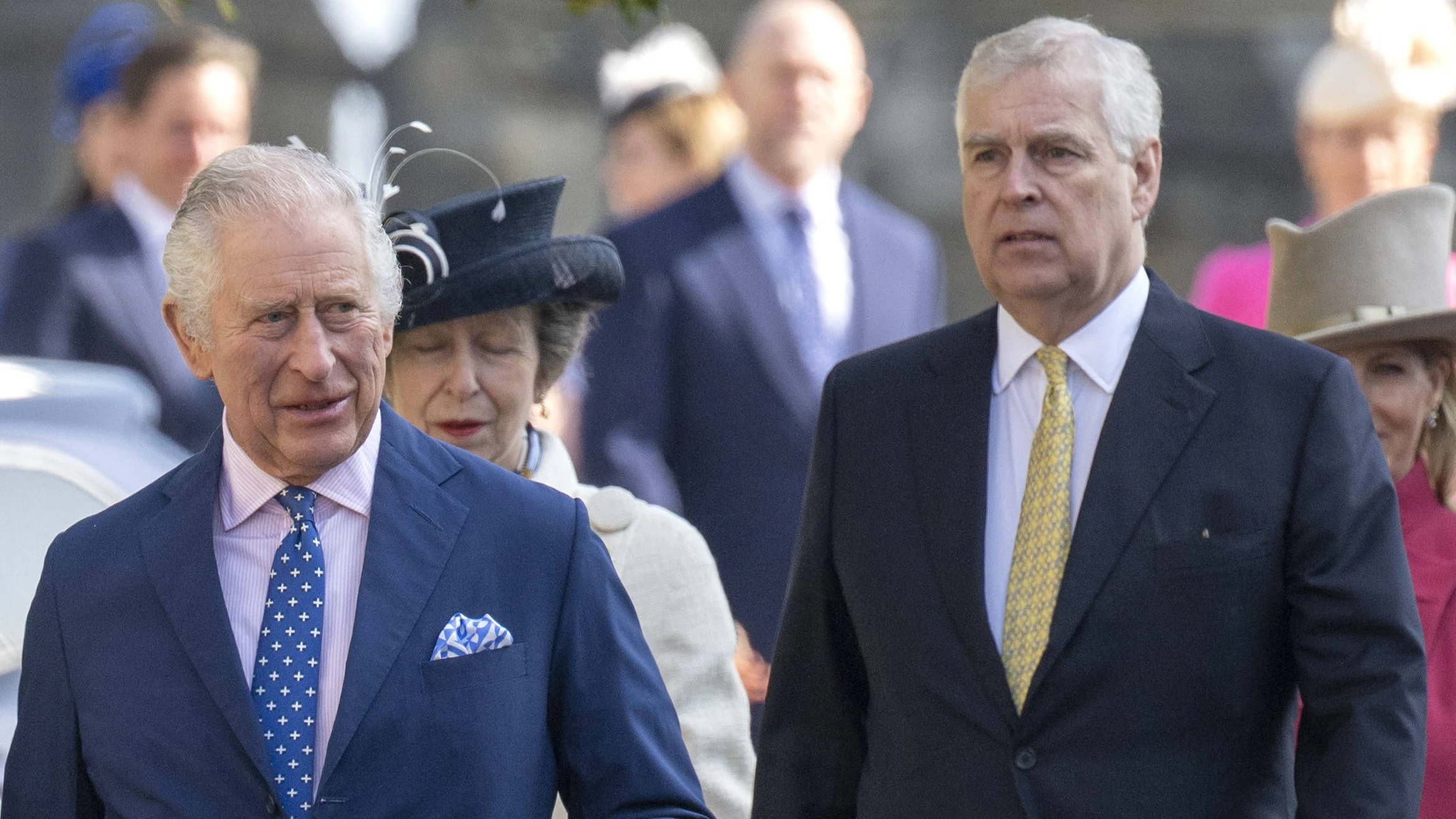 König Charles und Bruder Andrew, der mittlerweile seinen Titel verloren hat.
