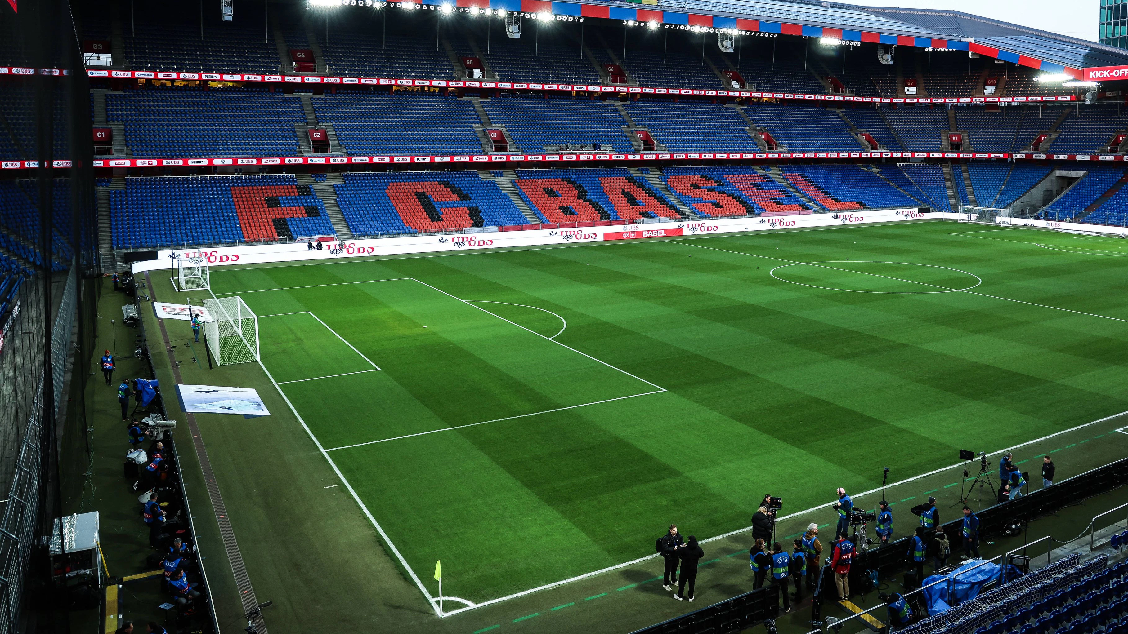 Ein Brand im Kabinentragt des FC Basel sorgt für eine Spielabsage. 