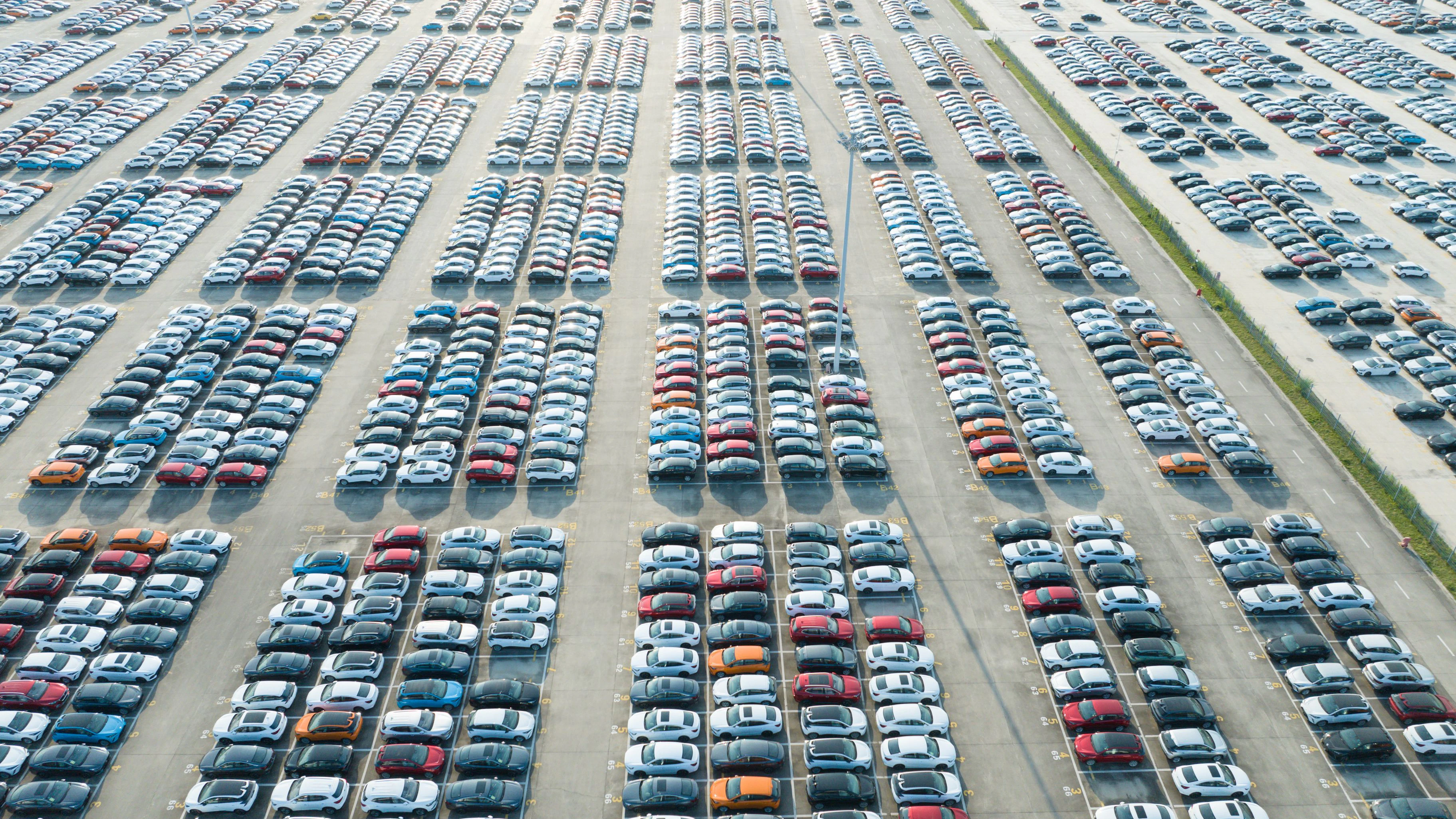 Heute.at - Milliardengrab E-Autos! Gewinne brechen massiv ein