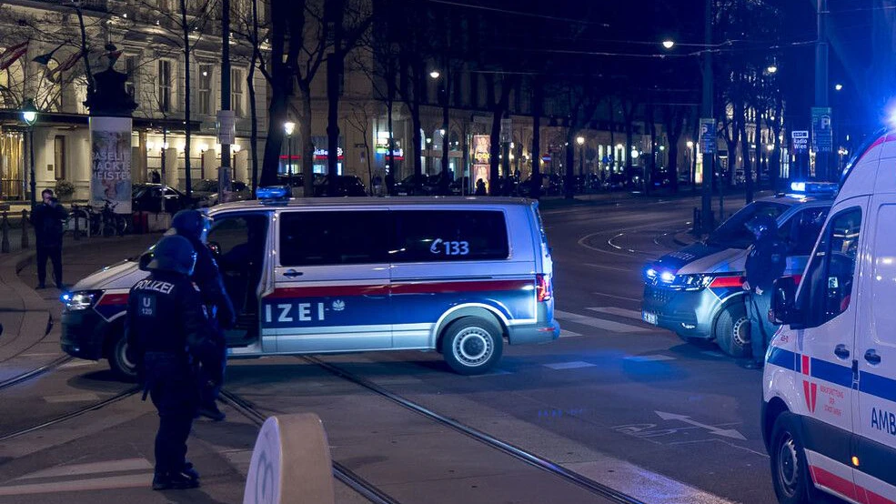 Heute.at - Brutale Home Invasion in Wien! Bewaffnetes Duo flüchtig