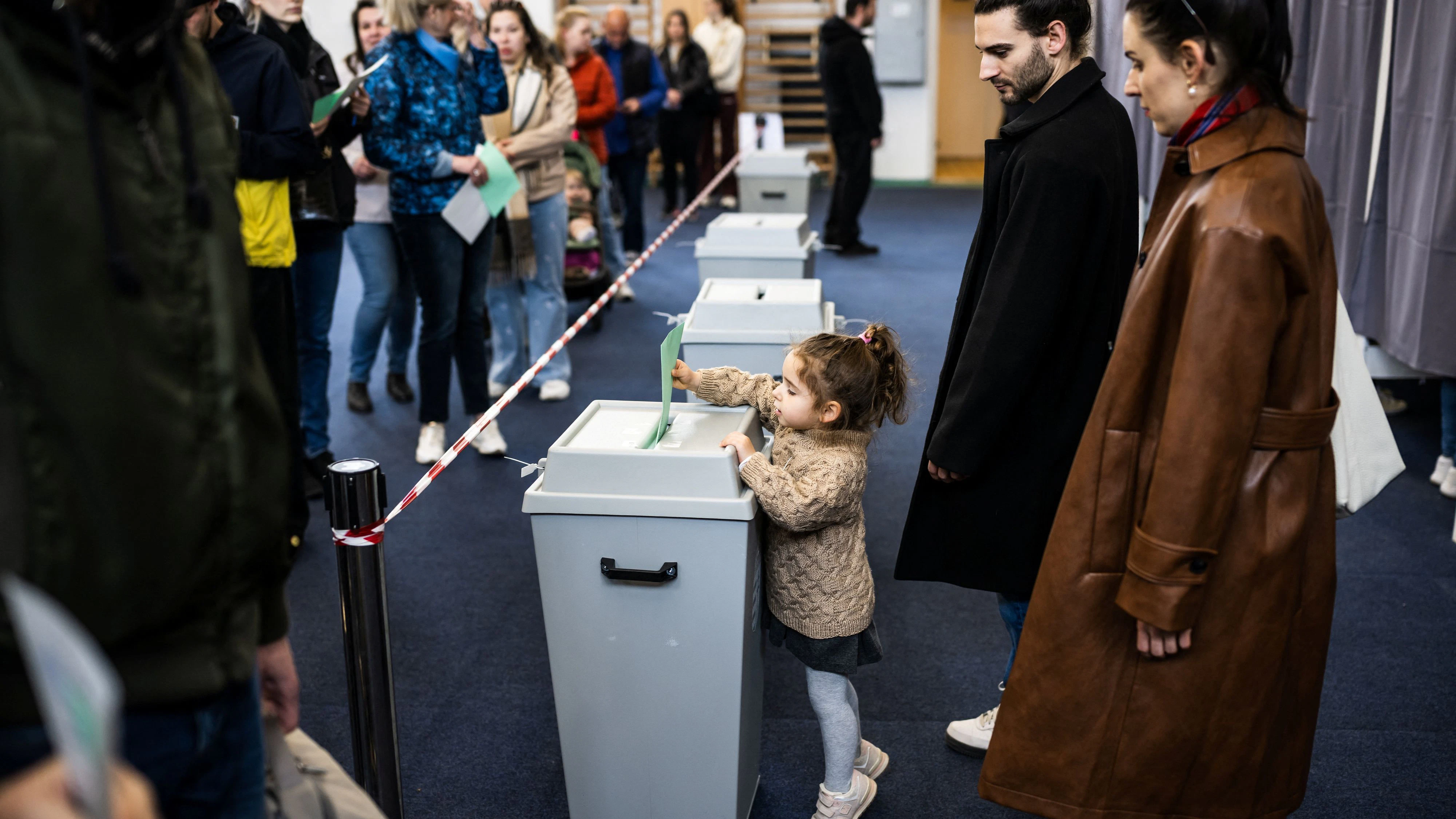 People vote during the Hungarian parliamentary election in Budapest, Hungary, April 12, 2026. REUTERS/Marton Monus