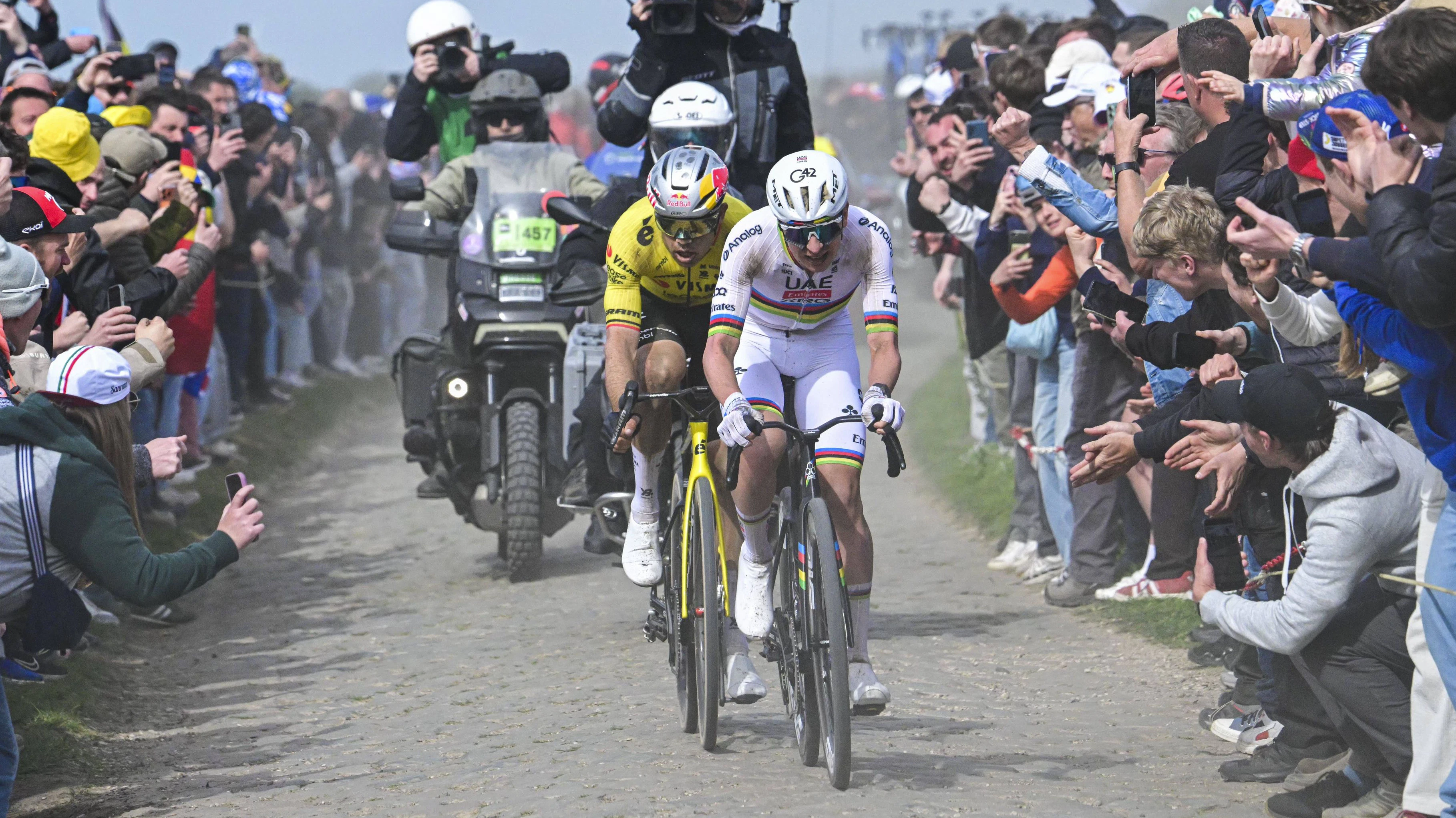 Heute.at - Drama am Kopfstein-Pflaster! Pogacar erneut geschlagen