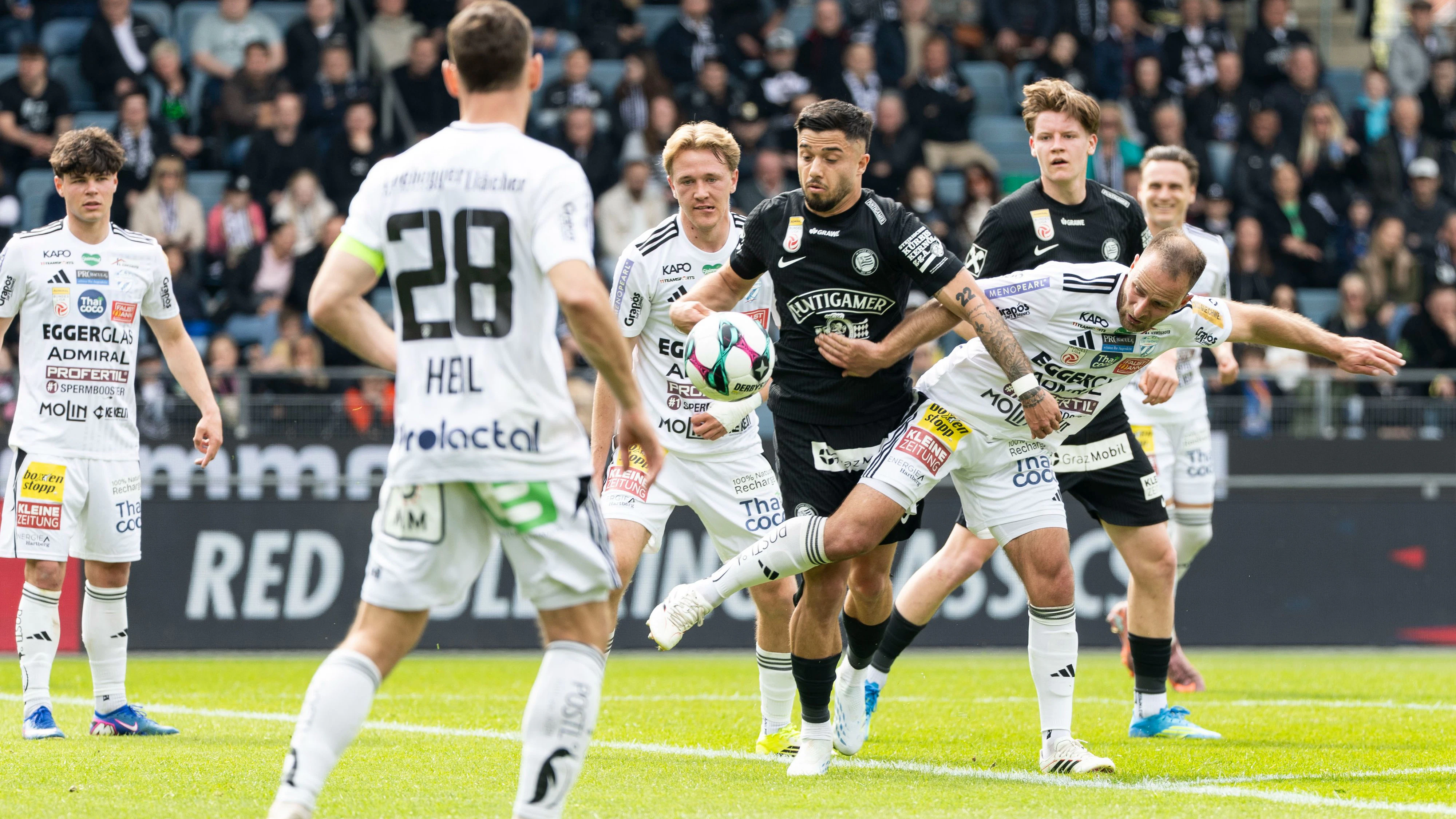 Ein zweikampfbetontes Spiel zwischen Sturm und hartberg. 