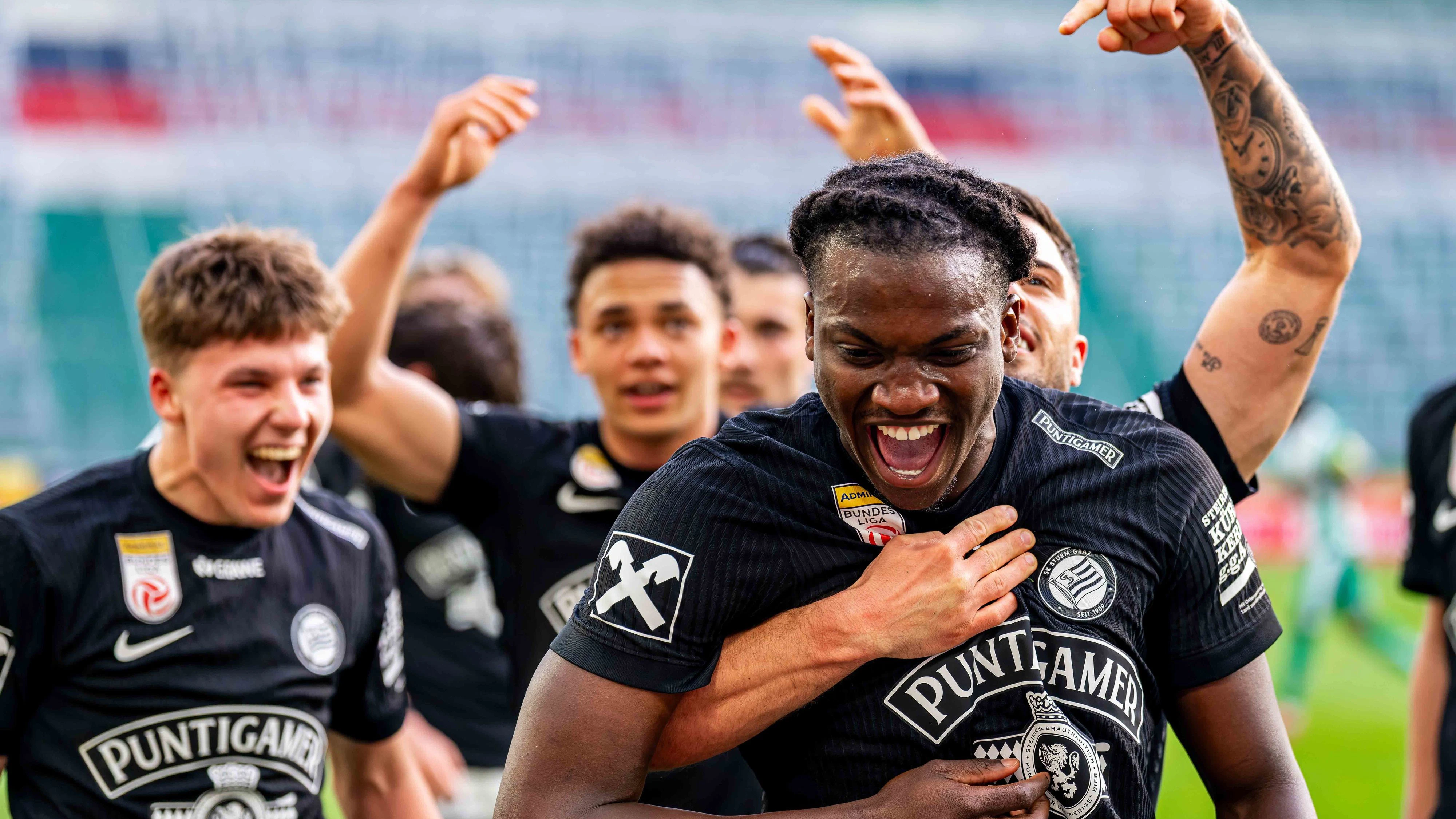 Heute.at - Jetzt live! Stolpert Meister Sturm im Steirer Derby?