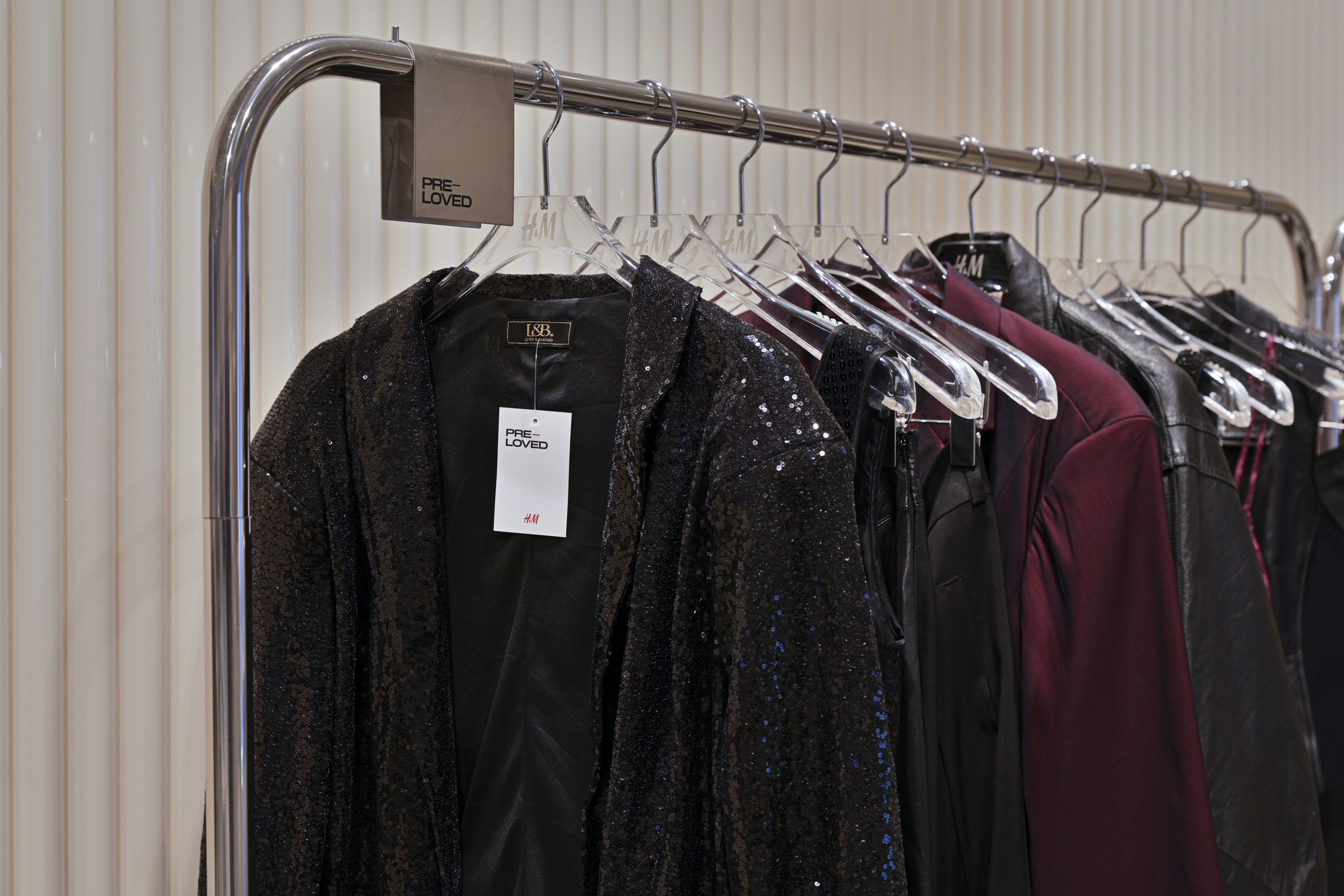 Ab 17. April 2026 bietet H&M mit dem Pre-loved-Konzept erstmals auch in Österreich in einem Store Second-Hand-Mode an. In Städten wie New York (Bild) hat sich das Angebot längst etabliert.