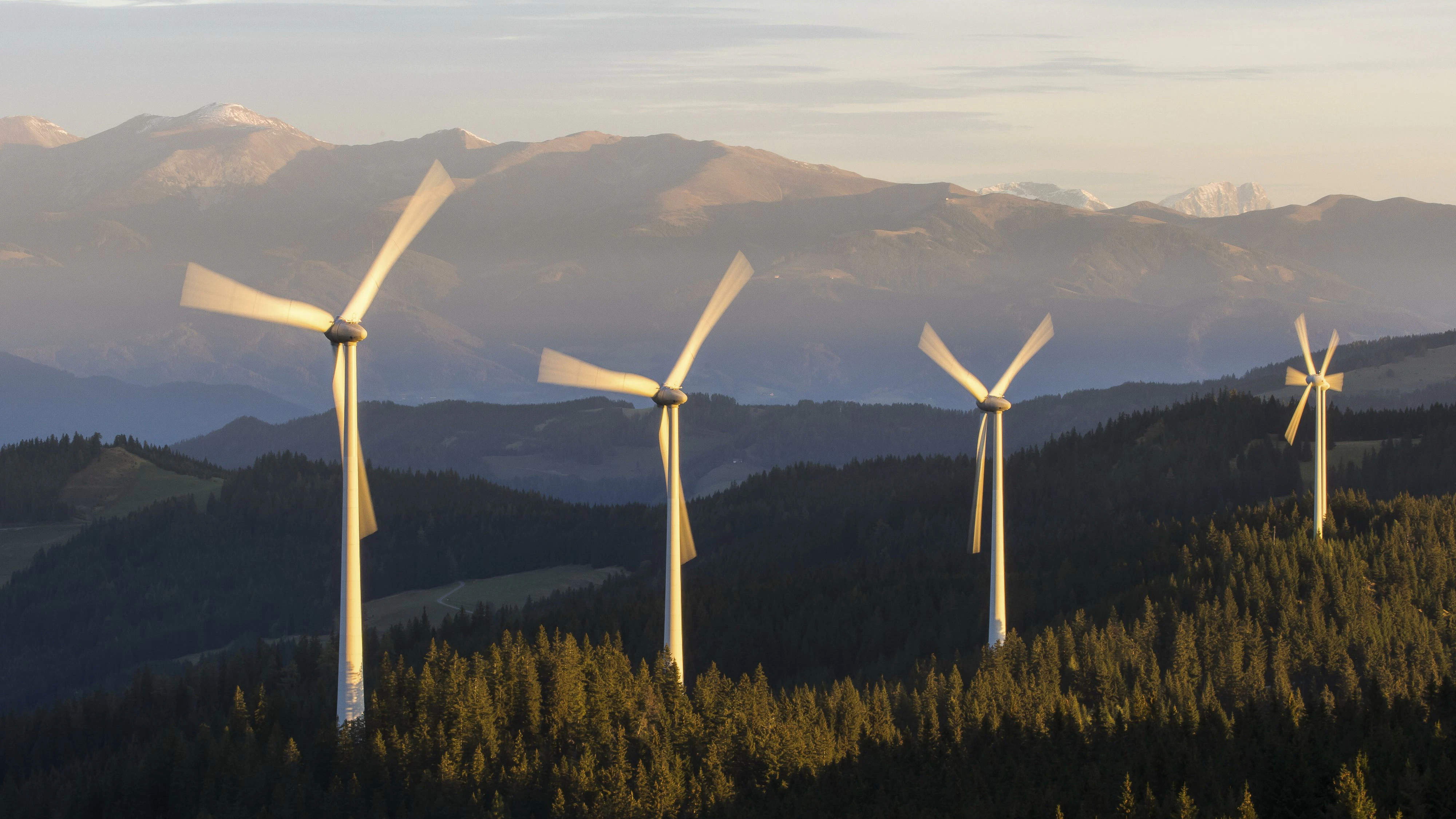 Heute.at - Bis zu 150 Windräder! Steiermark baut auf Bergen aus