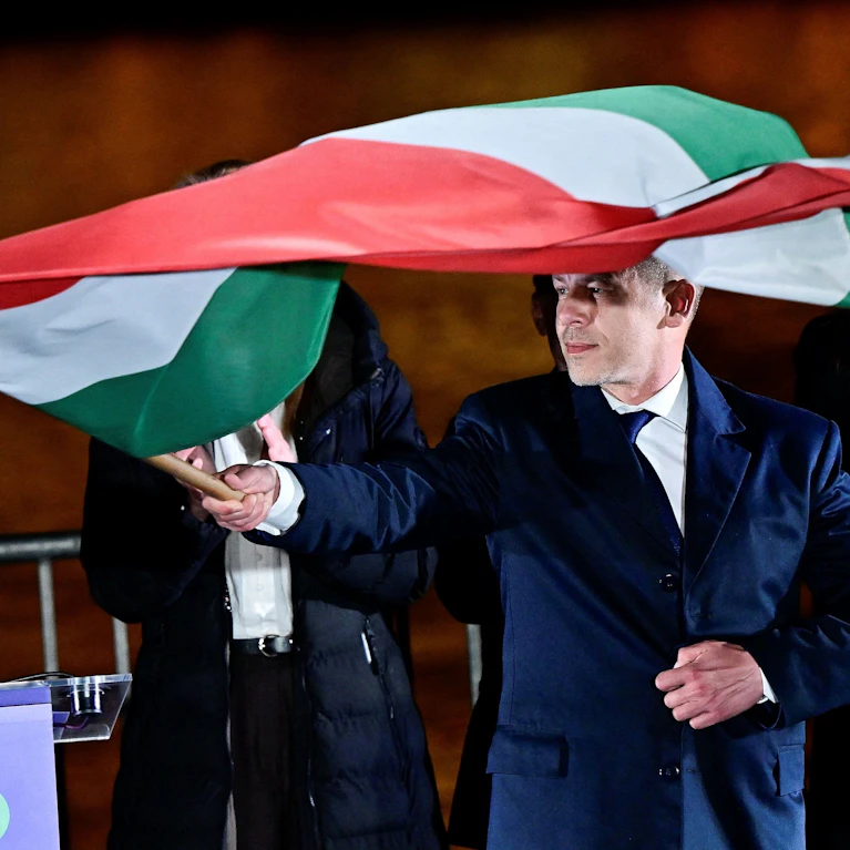 Europa zeigt sich nach der Orbán-Abwahl glückstrunken. Aber wird der Nachfolger die Erwartungen erfüllen? Péter Magyar arbeitete im Büro von Orbán, seine Ex-Frau war Justizministerin, er ist in der Migration härter als sein Vorgänger. Und Ukraine-skeptisch.
