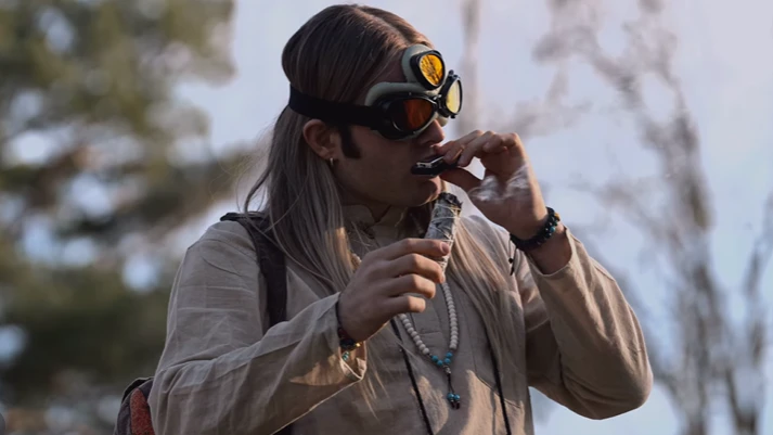 Ski Aggu ist kaum wieder zu erkennen.