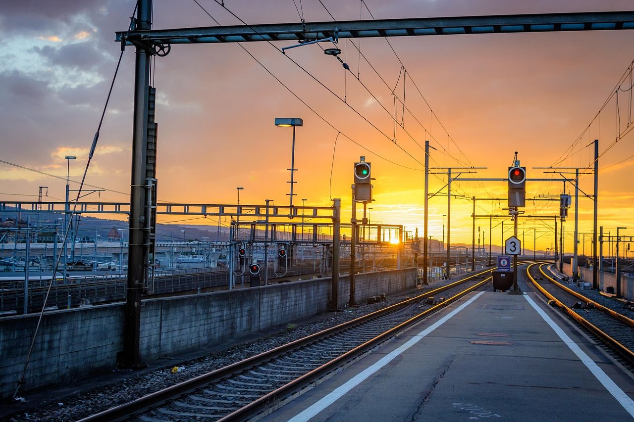 Eisenbahn bei Sonnenuntergang