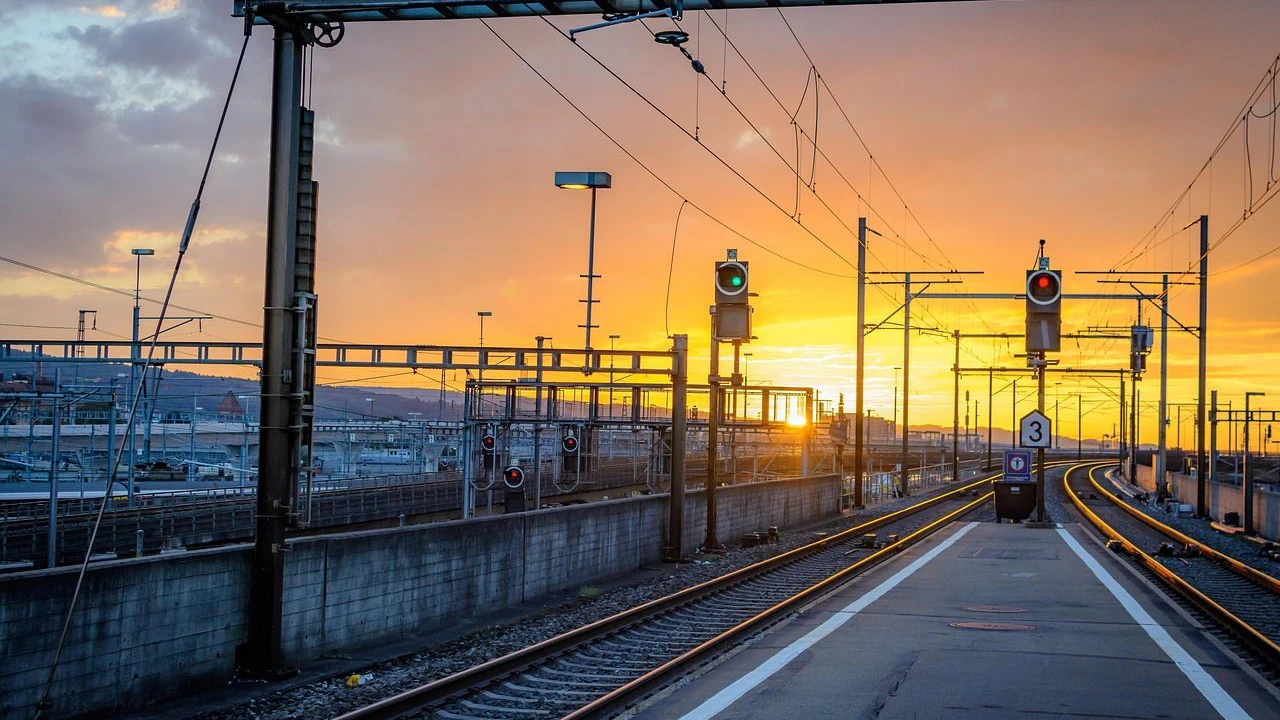 Eisenbahn bei Sonnenuntergang