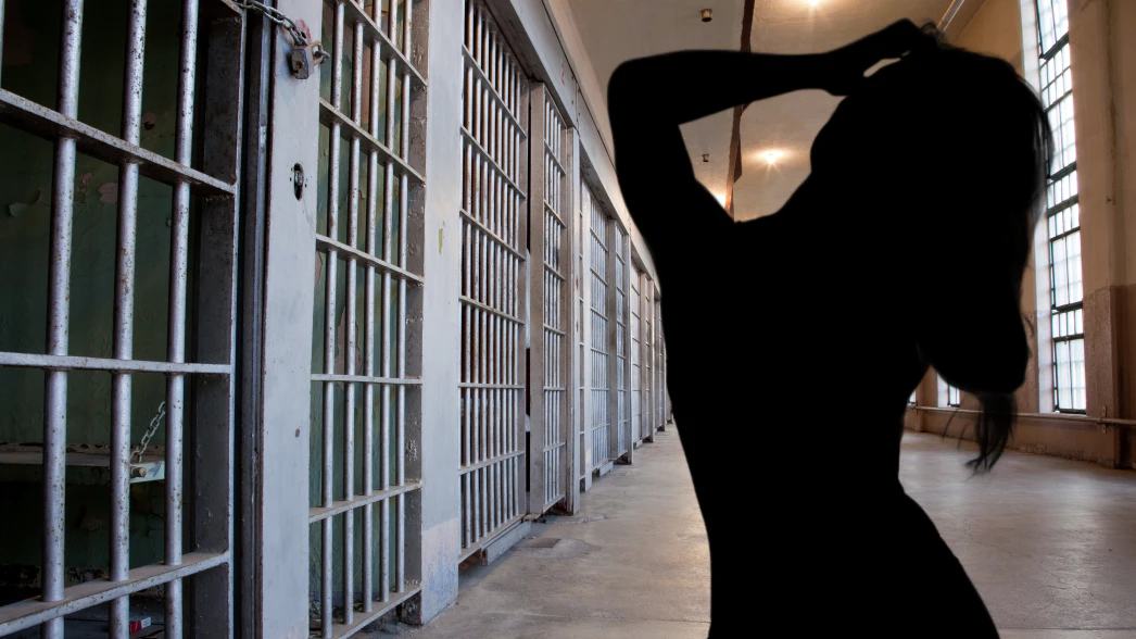 Heute.at - Justizwache-Beamtin zog sich für Geld nackt aus