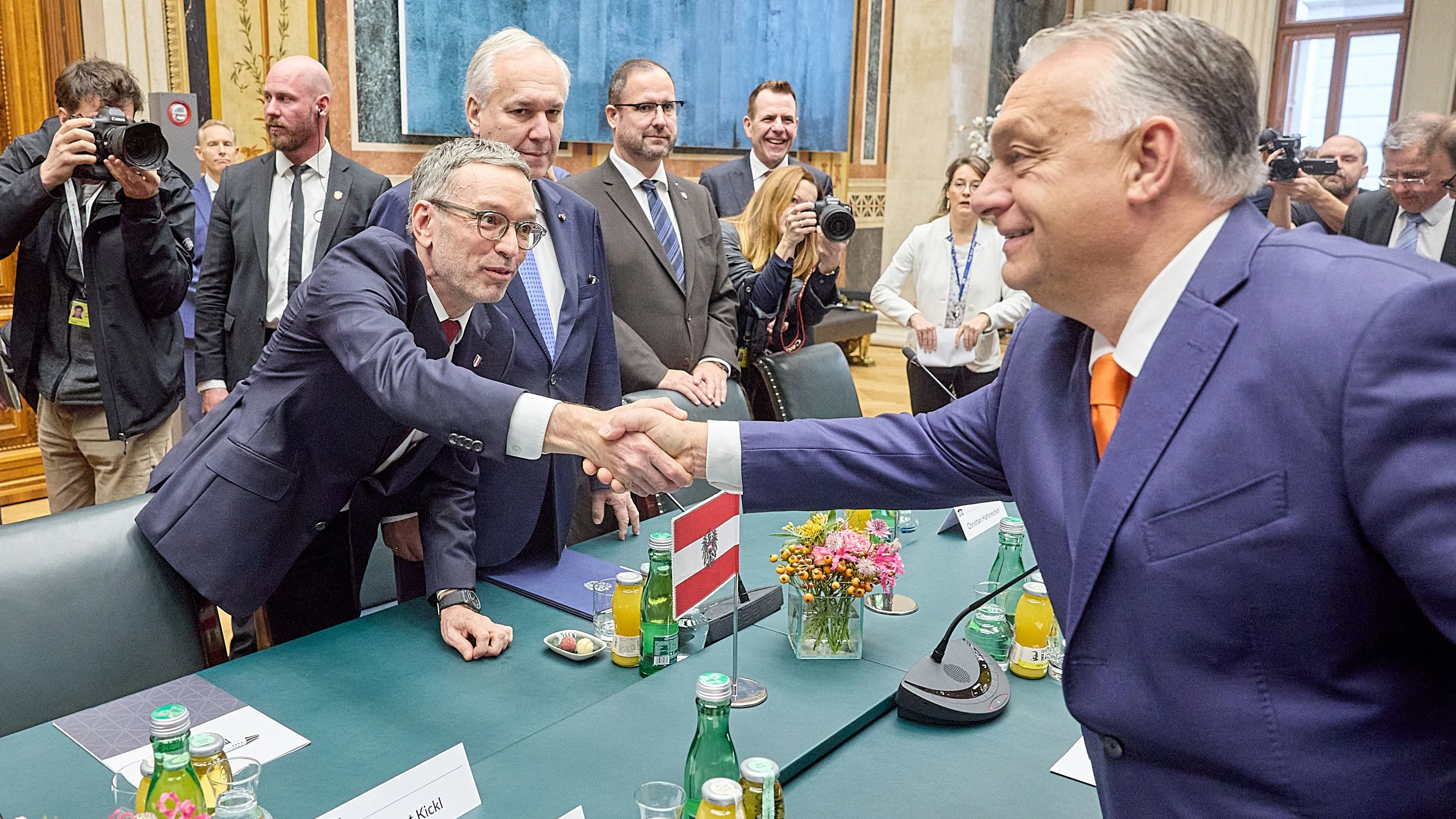 Heute.at - Ungebrochen – Kickl äußert sich zu Orbán-Abwahl