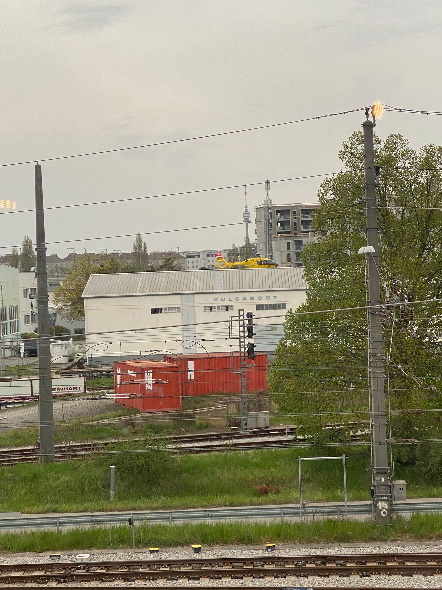 Heute.at - Unfall auf Baustelle in Wien! Mann schwer verletzt