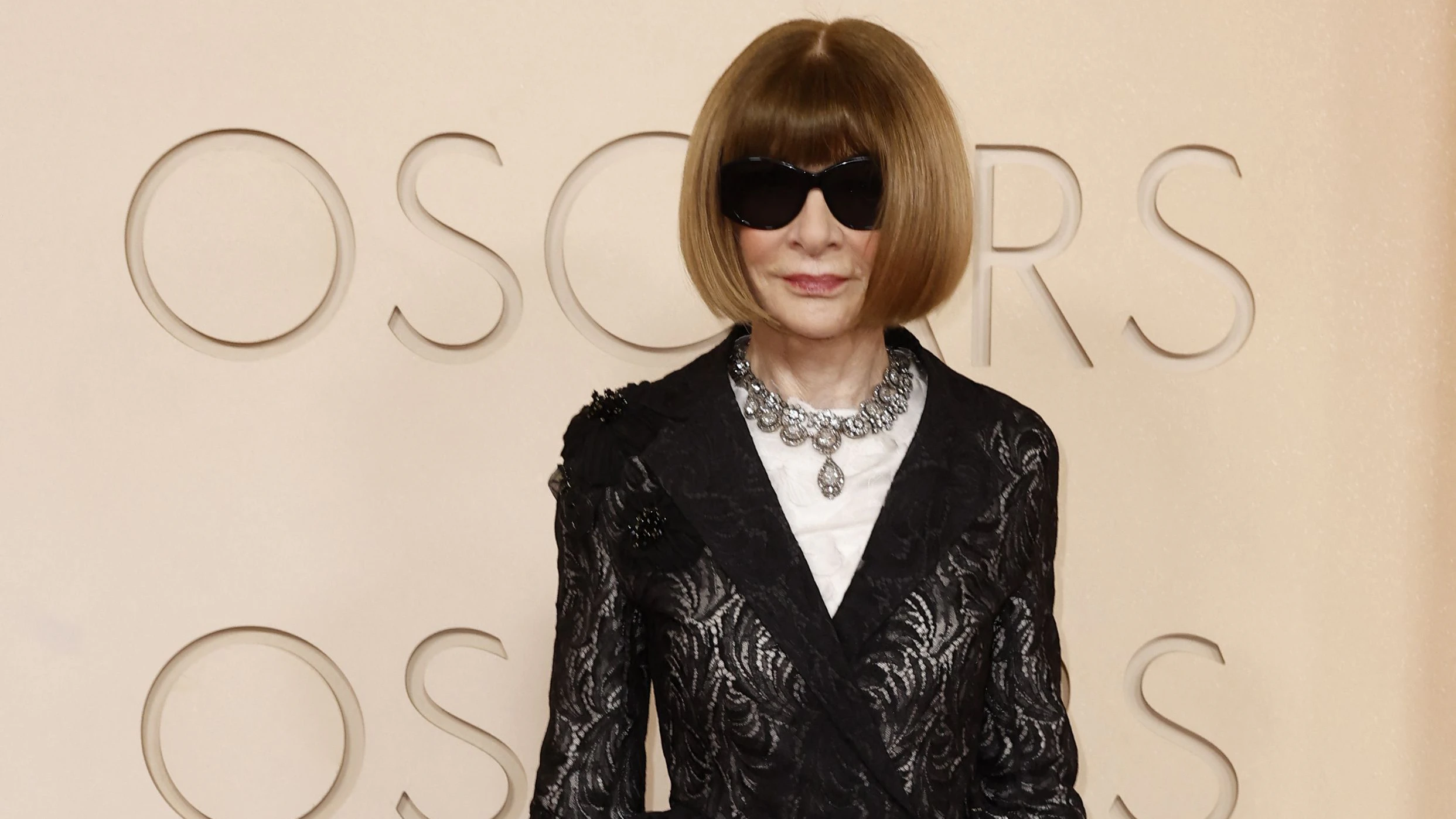 Ex-Assistentinnen geben seltene Einblicke in den Alltag mit Vogue-Chefin Anna Wintour.