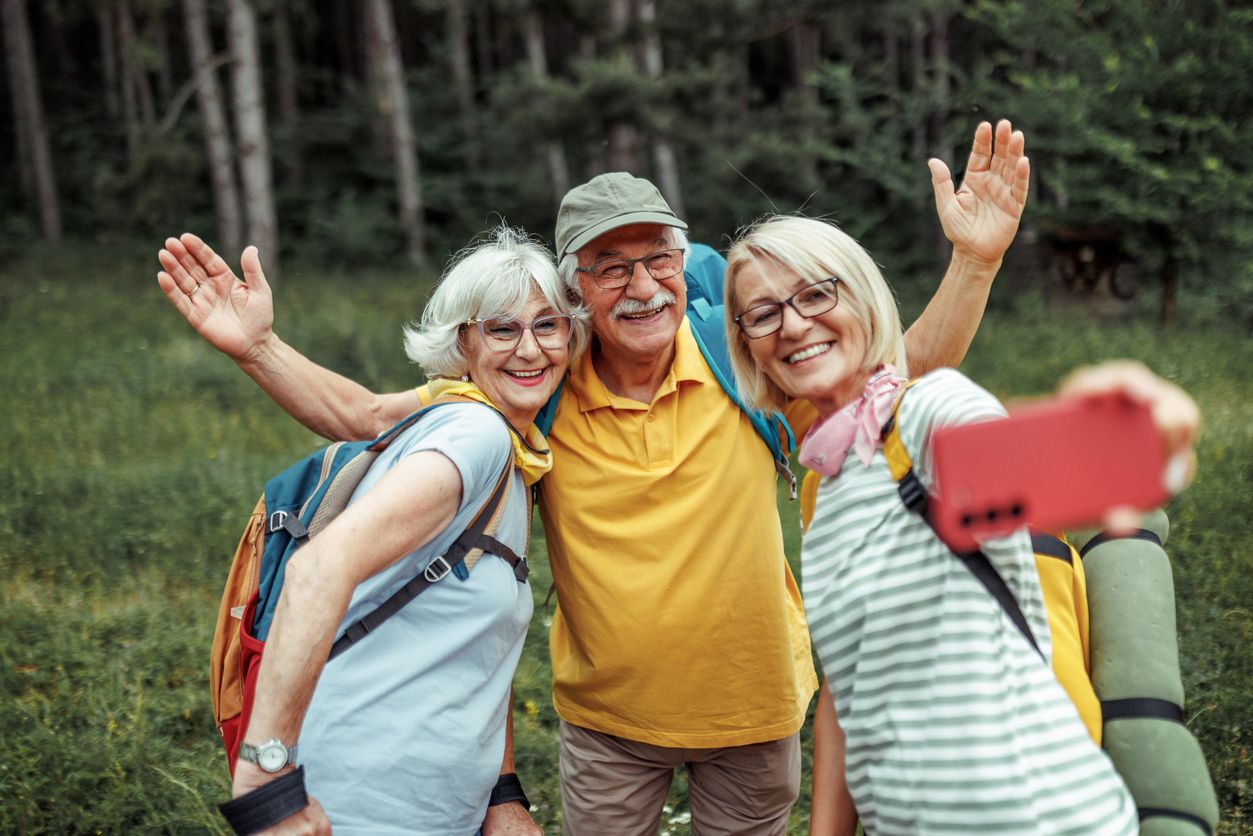 Mit steigender Lebenserwartung verändert sich auch unser Bild vom Altern. Die Grenze verschiebt sich – gesellschaftlich und individuell.