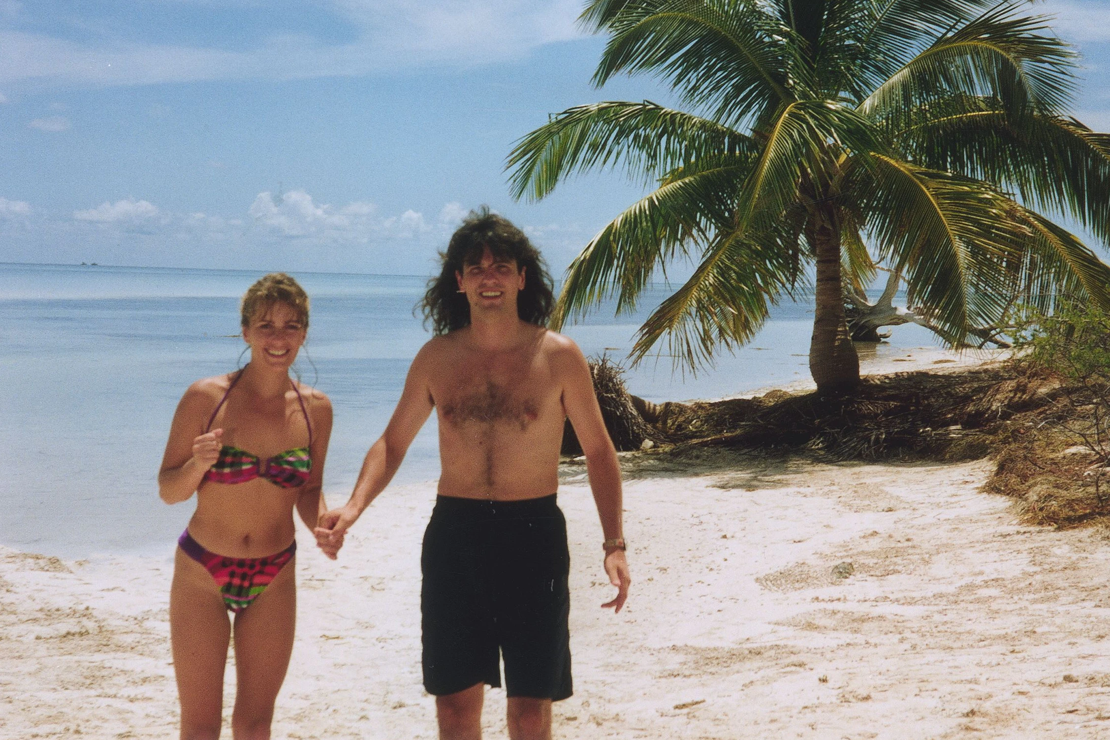 1994 mit ihrem späteren Ehemann Milos auf Strandurlaub: "Mein Jon Bon Jovi"