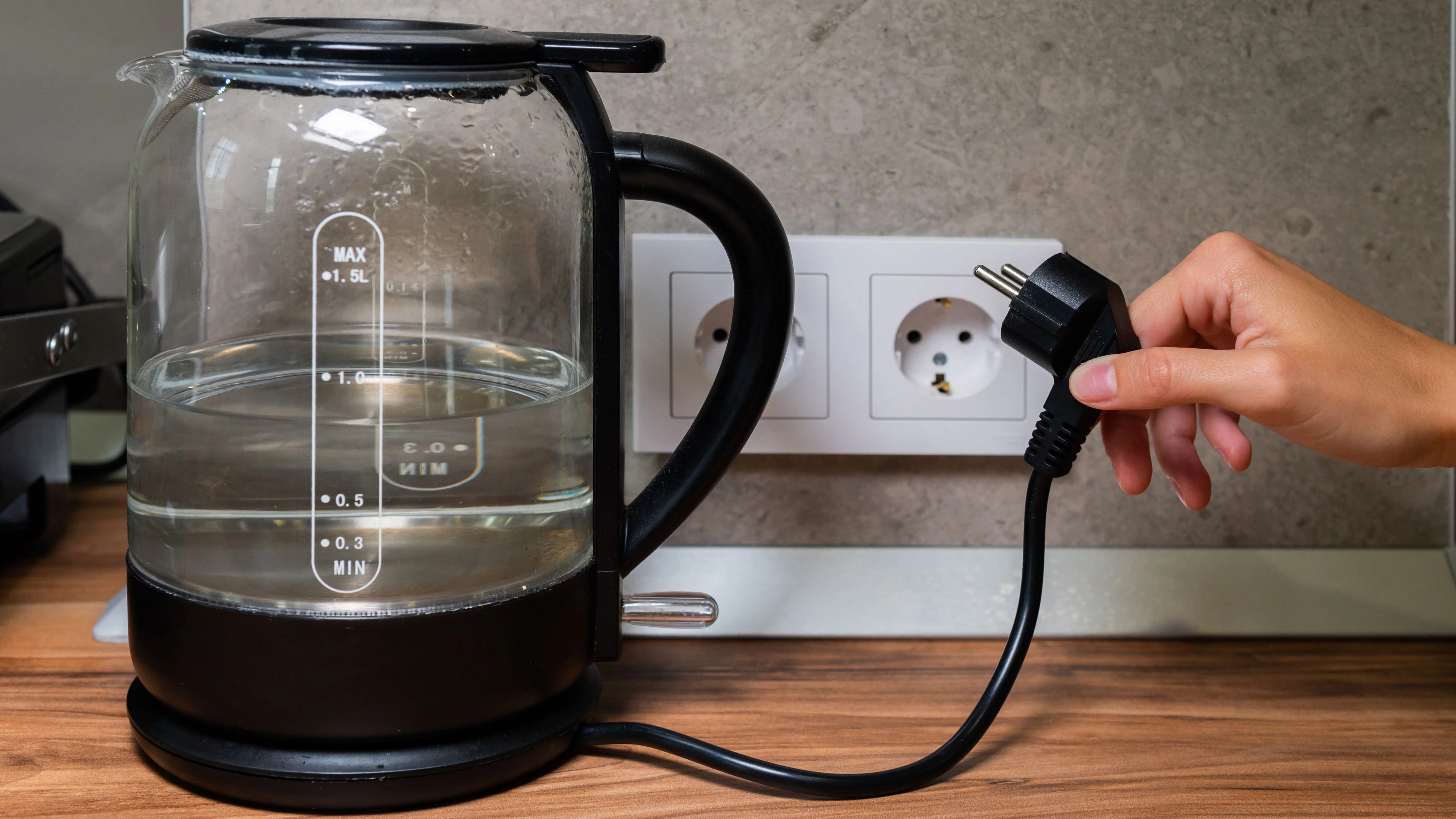 Heute.at - Person verletzt! Mehrere Wasserkocher zurückgerufen