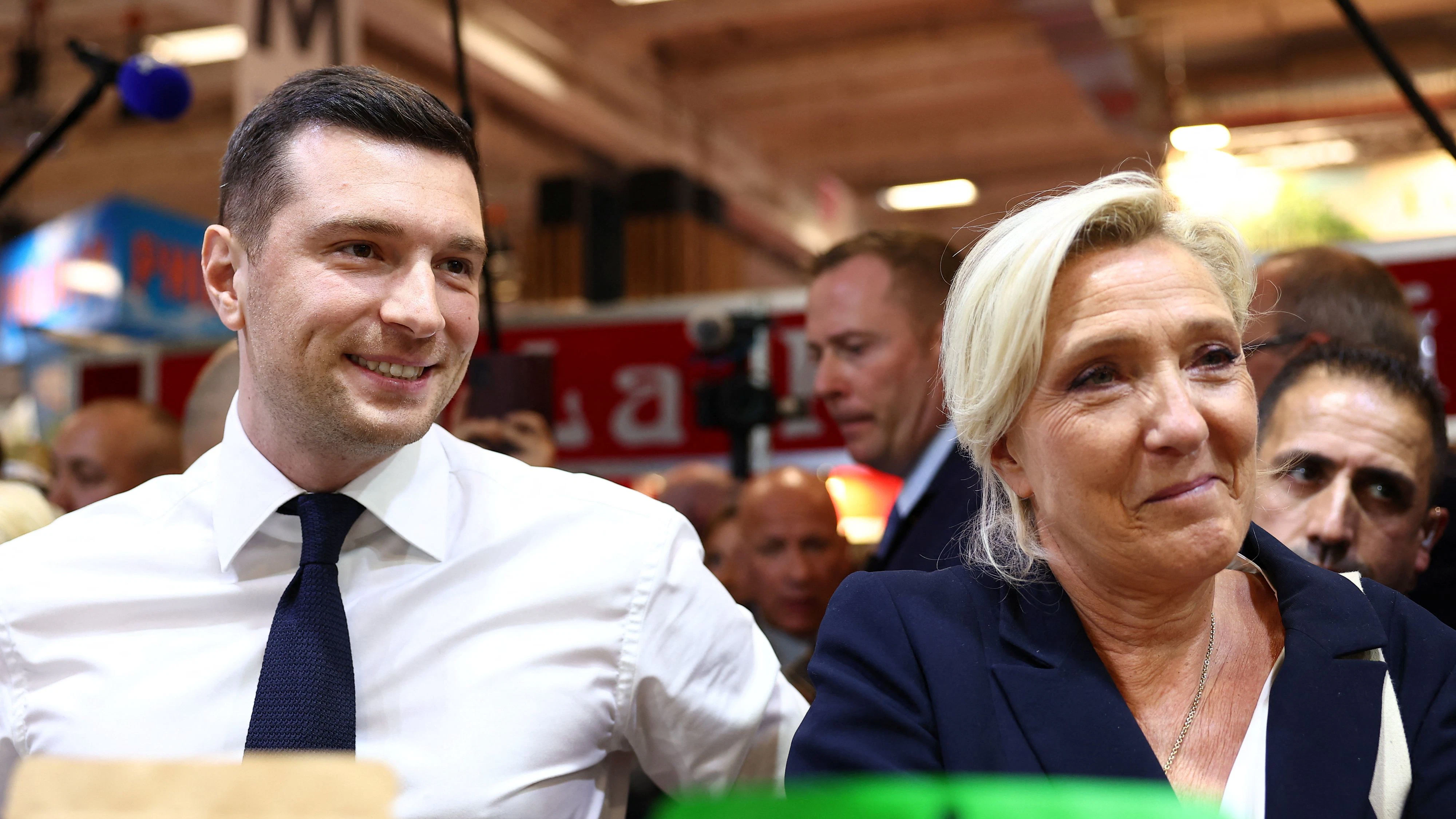 Die französische Rechtspopulistin <strong>Marine Le Pen</strong> und <strong>Jordan Bardella</strong>, Chef der rechtsextremen Partei Rassemblement National (RN).