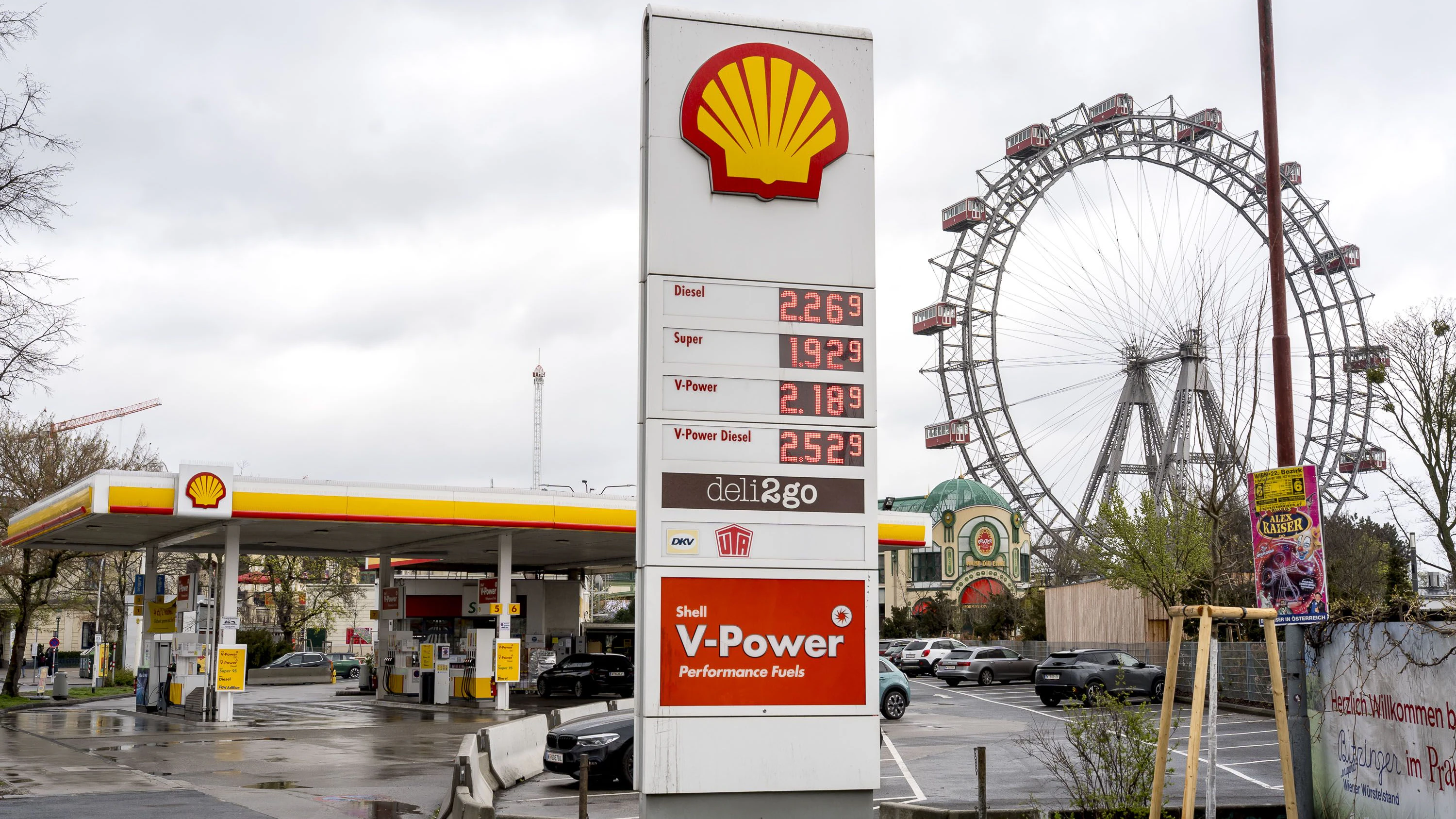 Heute.at - 63 Prozent der Haushalte leiden unter hohem Spritpreis