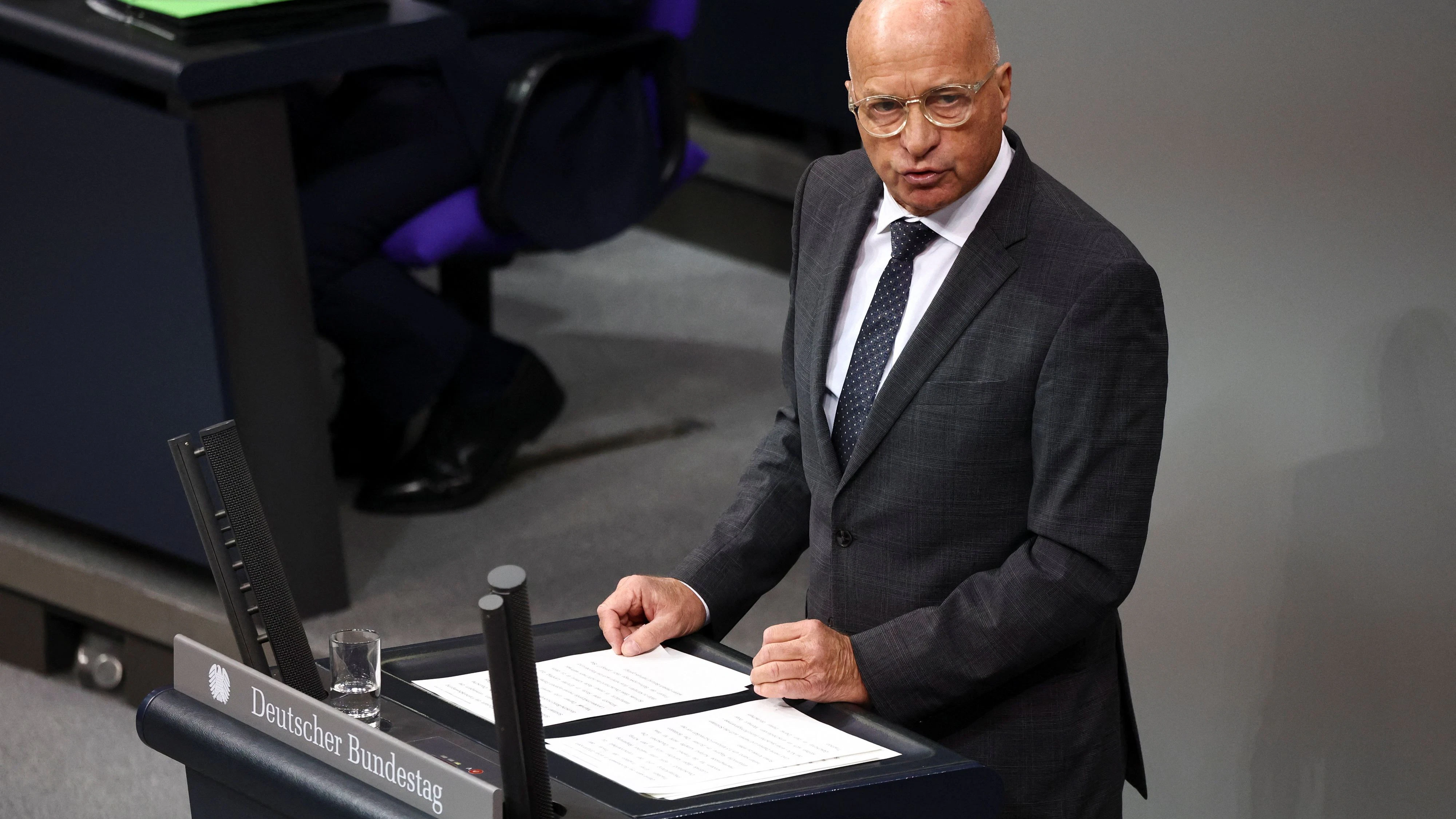 Heute.at - Rüdiger Lucassen schmeißt nach Höcke-Streit hin