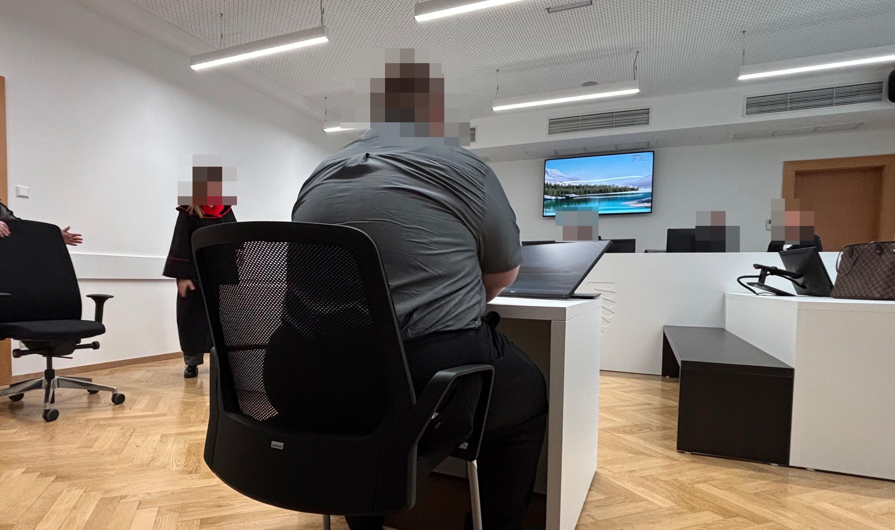 Der Angeklagte gestand reumütig, kam mit einer bedingten Haftstrafe davon.