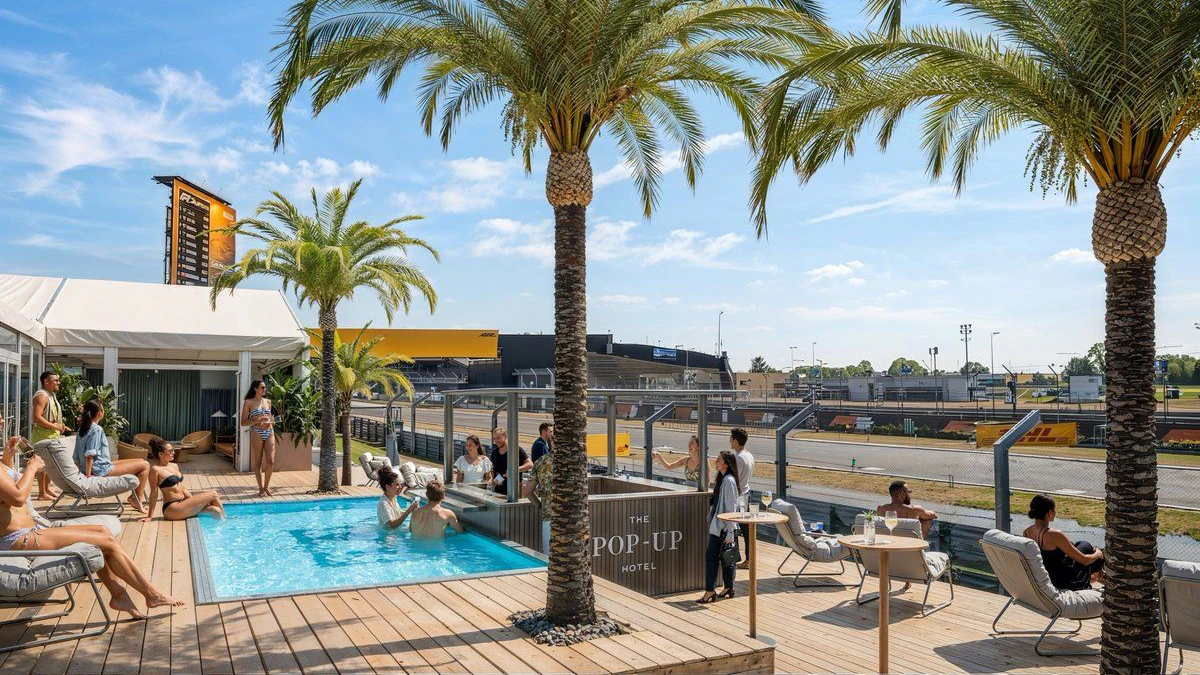 An der Formel-1-Rennstrecke von Silverstone würd es einen Pool für die Fans geben. 