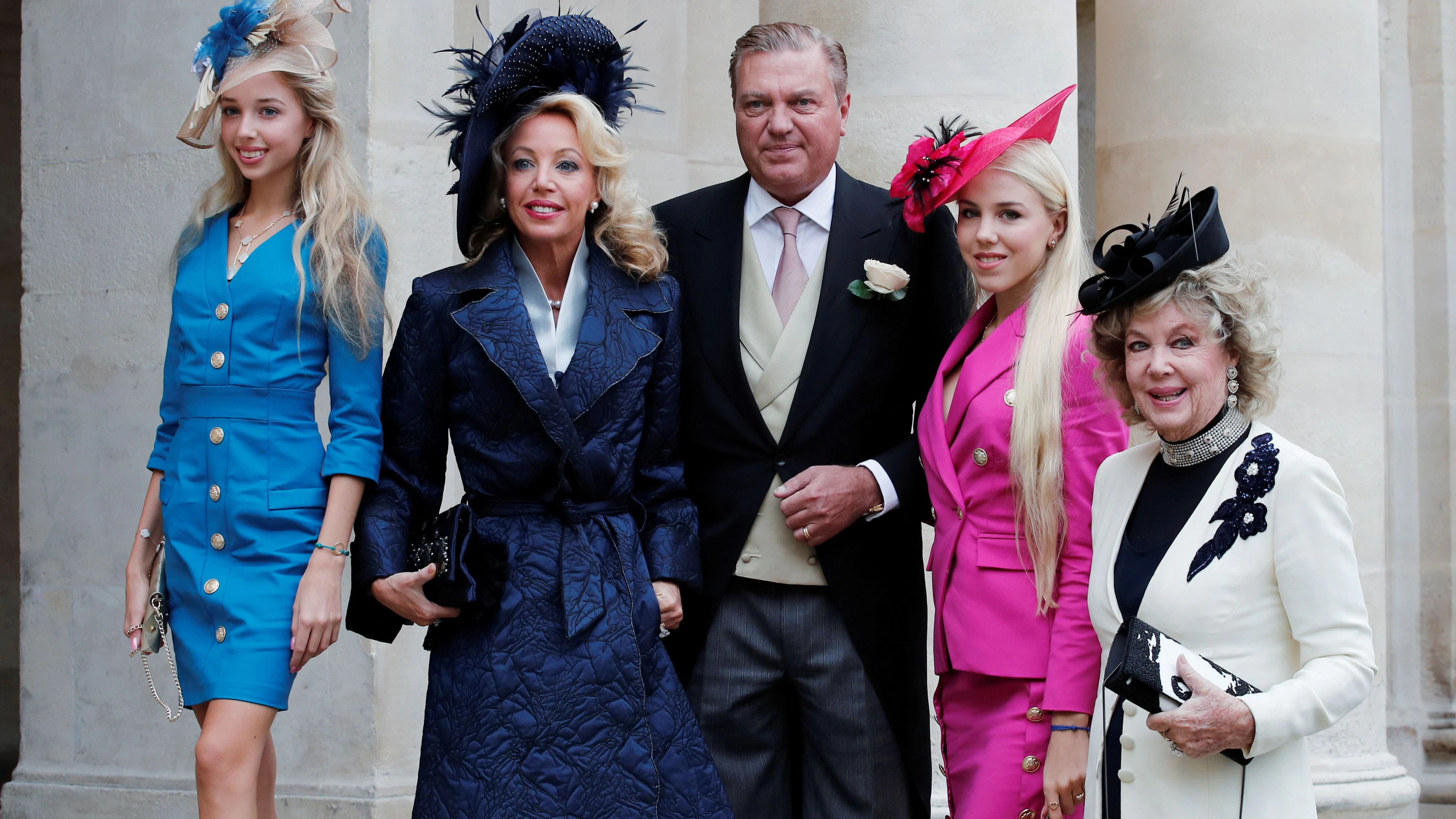 <strong>Charles von Bourbon-Sizilien</strong>, seine Frau Prinzessin <strong>Camilla</strong> und ihre Töchter <strong>Maria Chiara</strong> und <strong>Maria Carolina</strong> (re.)